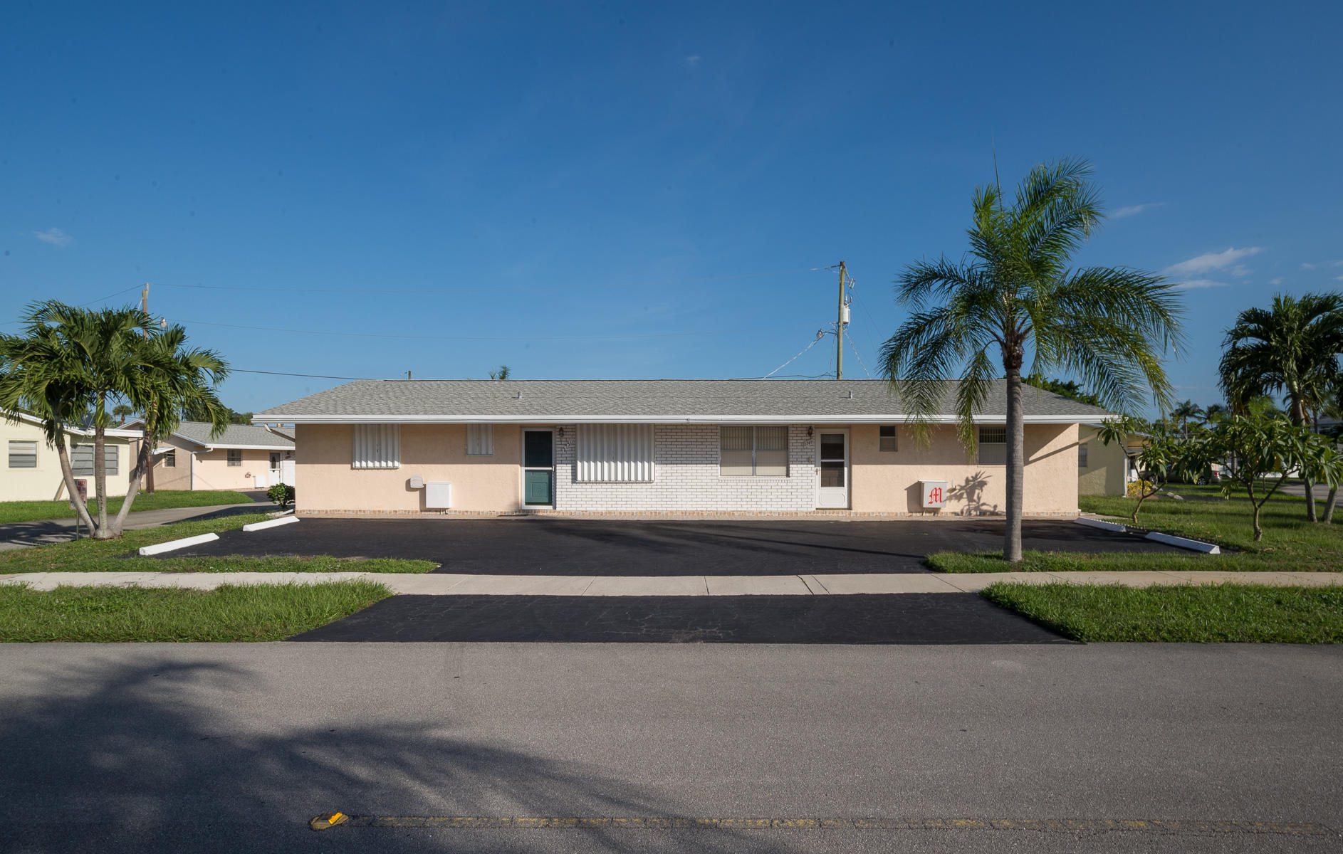 2749 Ponce De Leon Boulevard