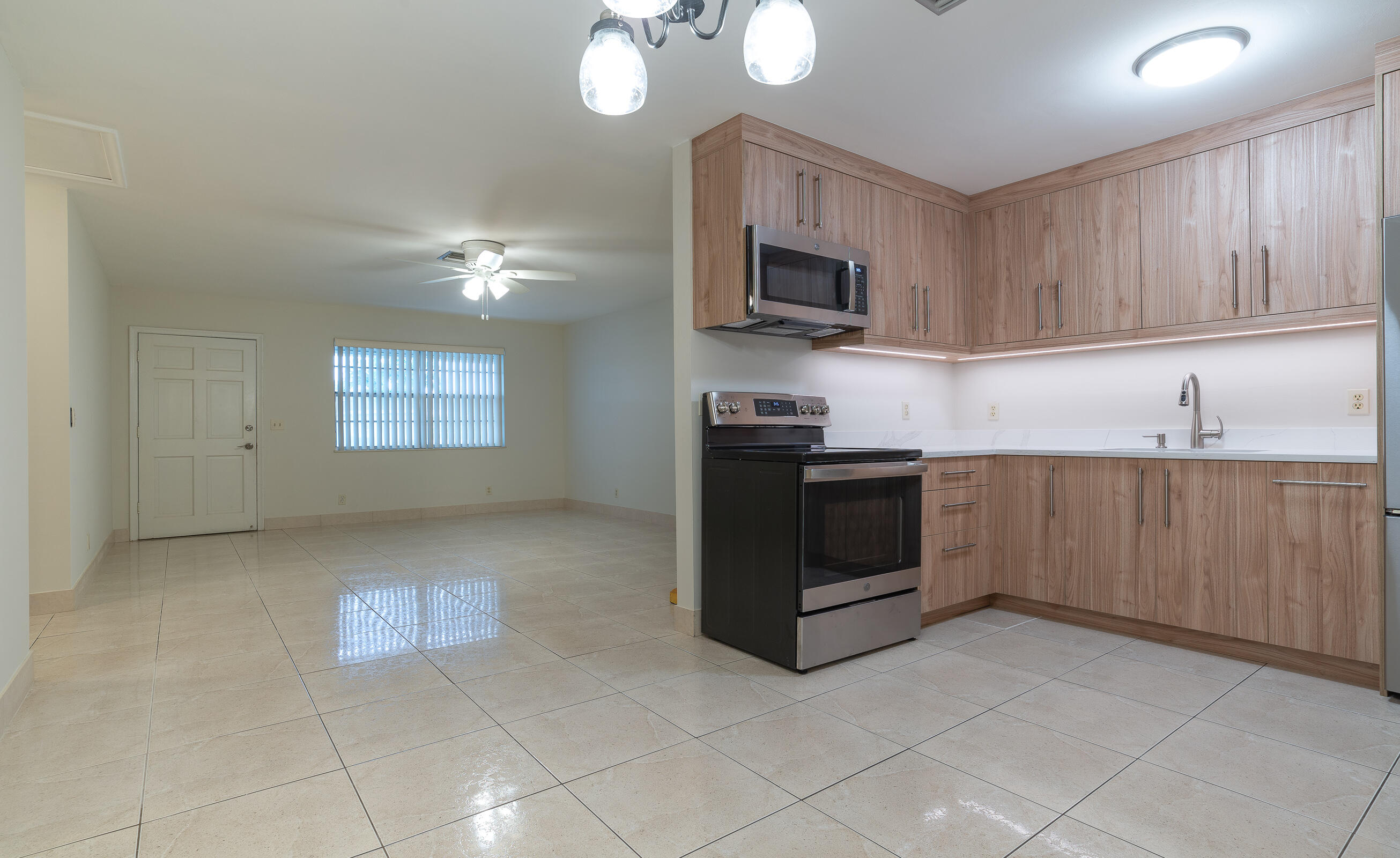 2749 Ponce De Leon Boulevard