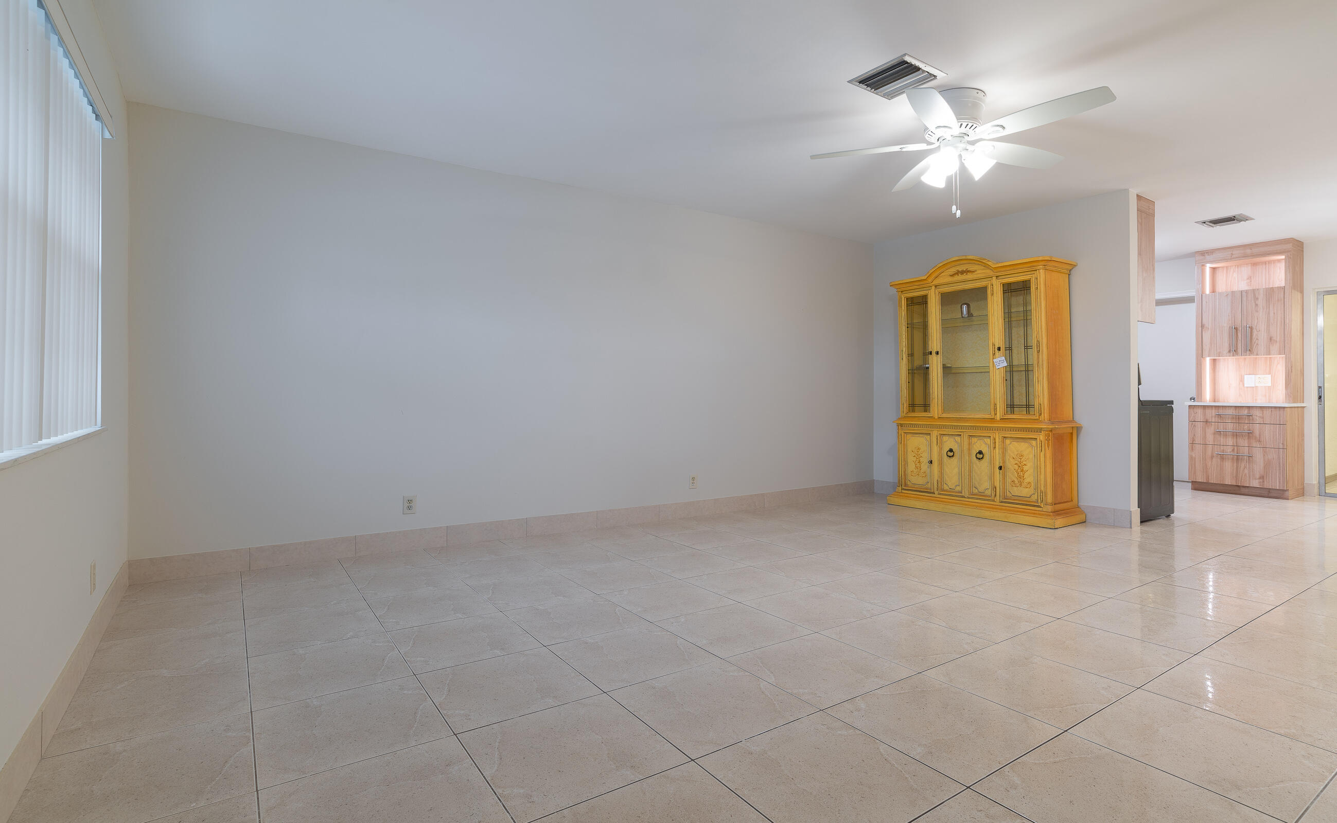 2749 Ponce De Leon Boulevard