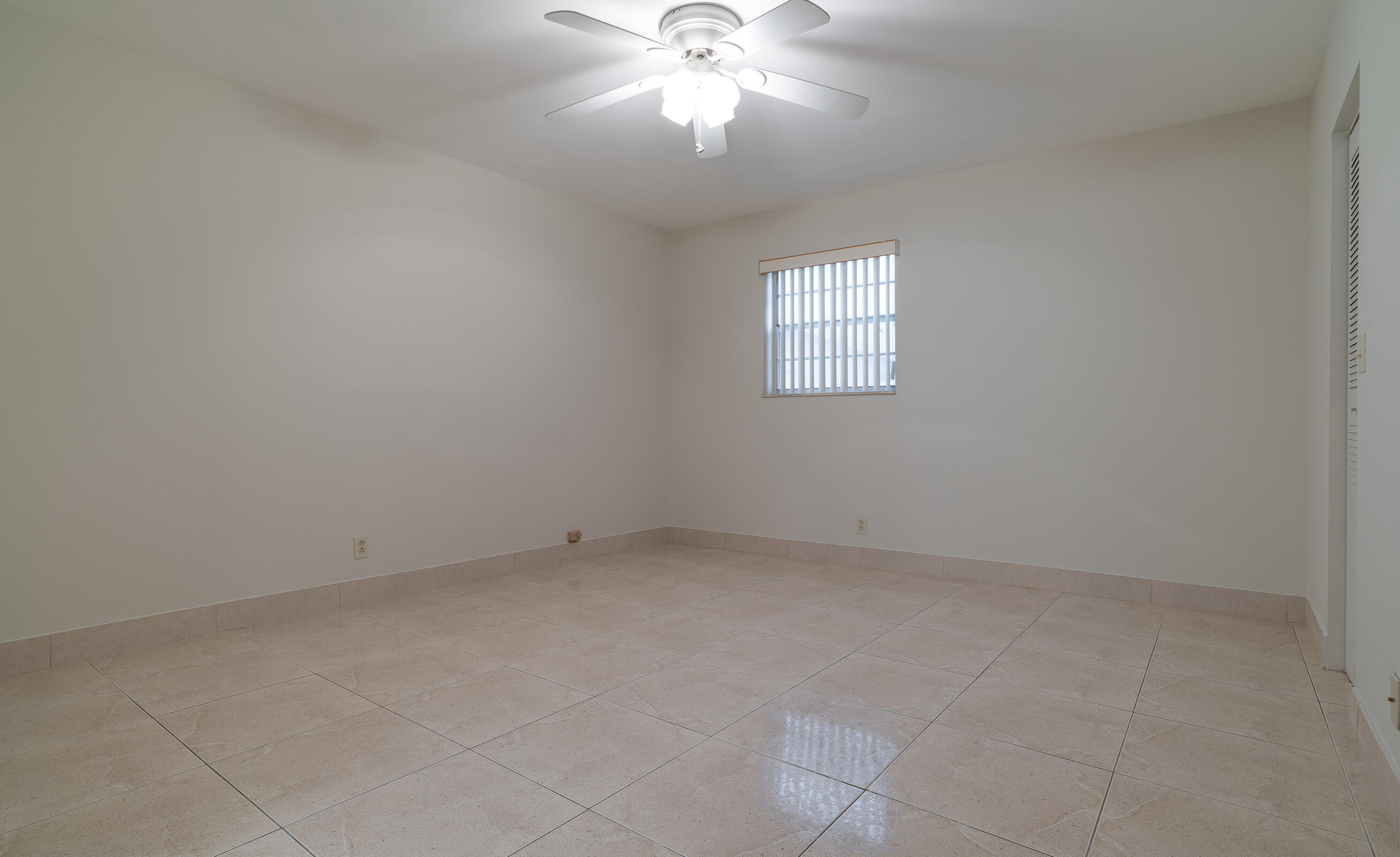 2749 Ponce De Leon Boulevard