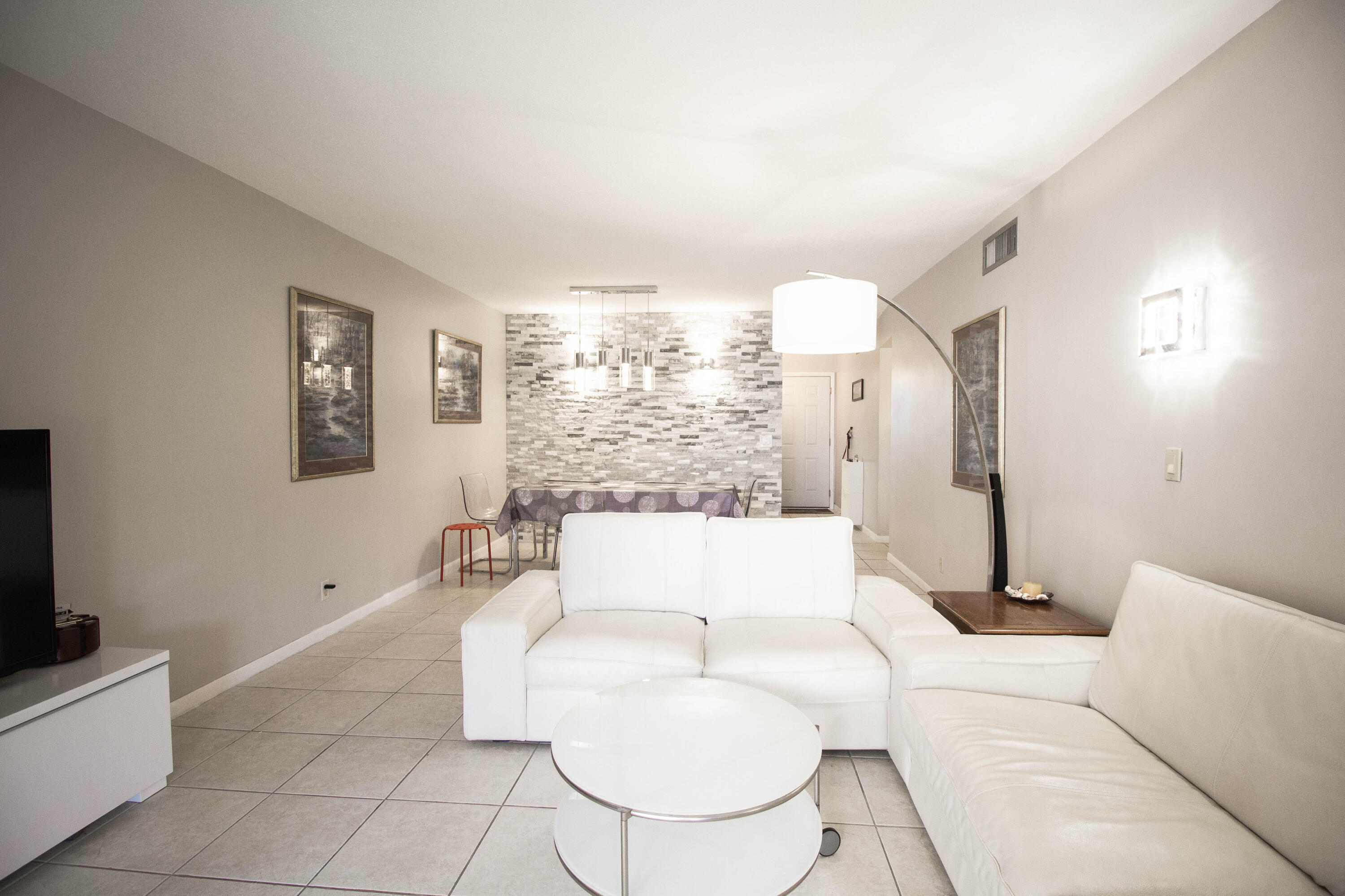 2600 NE 1st Lane 1160