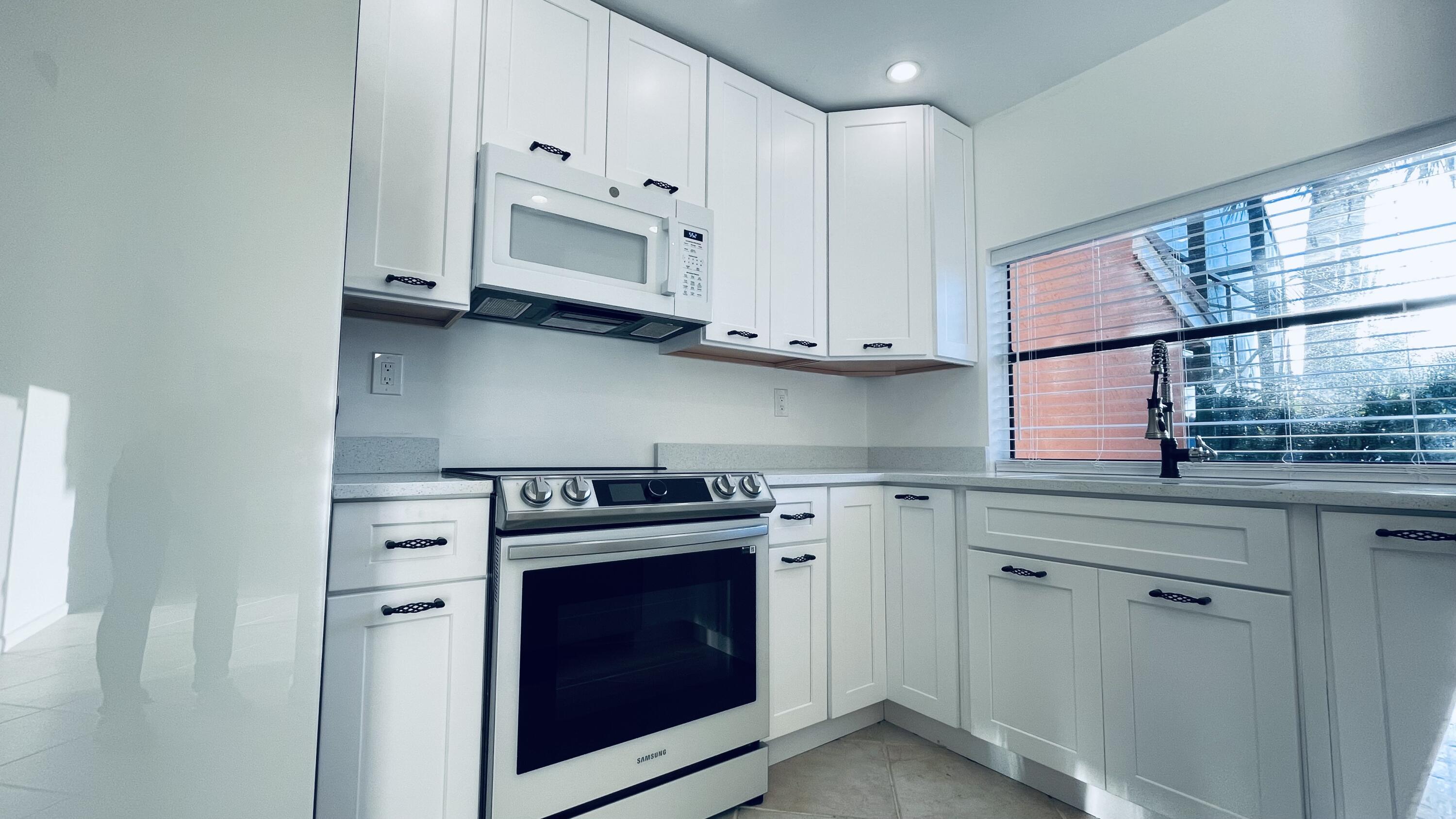 20789 Del Luna Drive