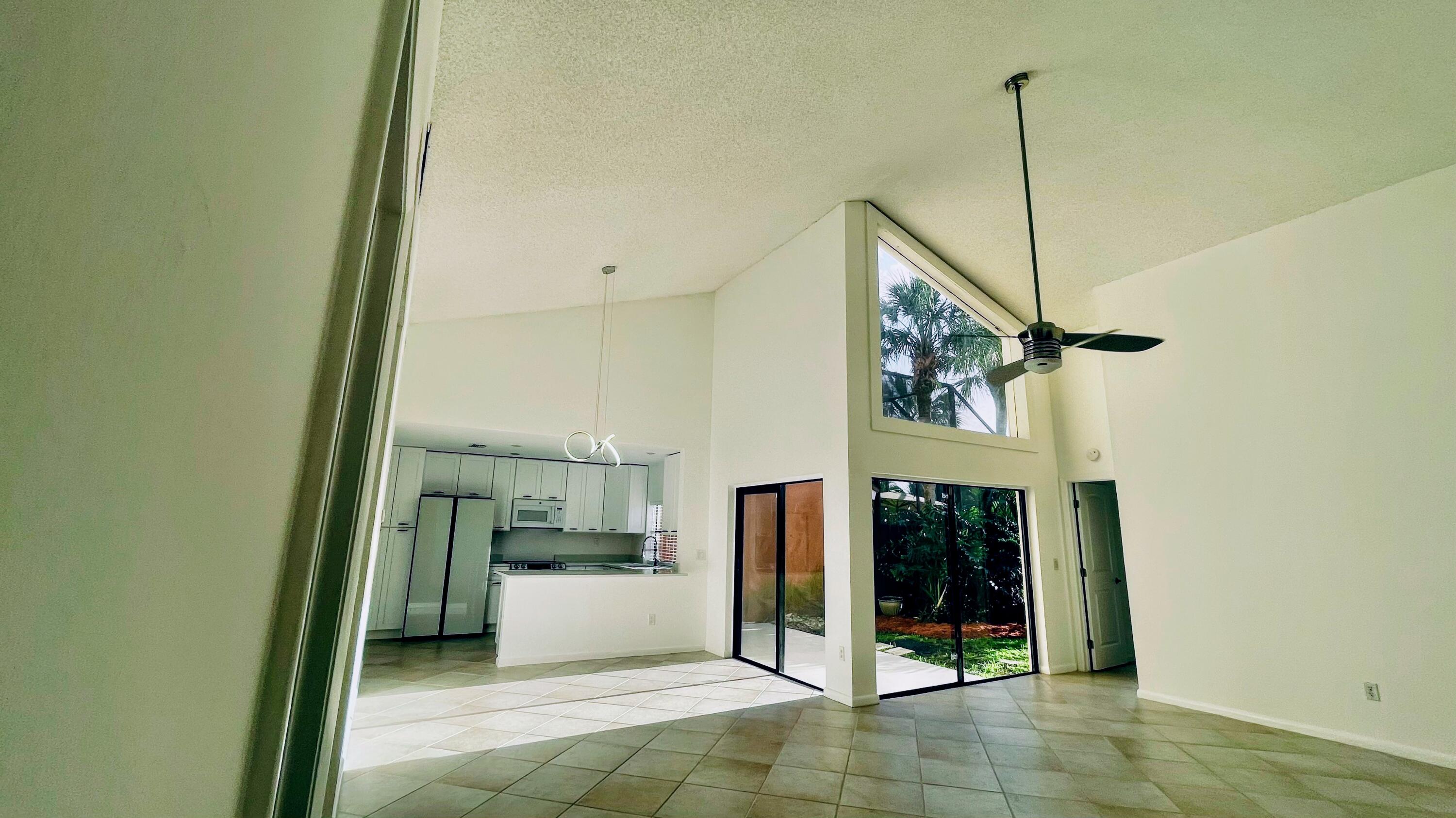 20789 Del Luna Drive