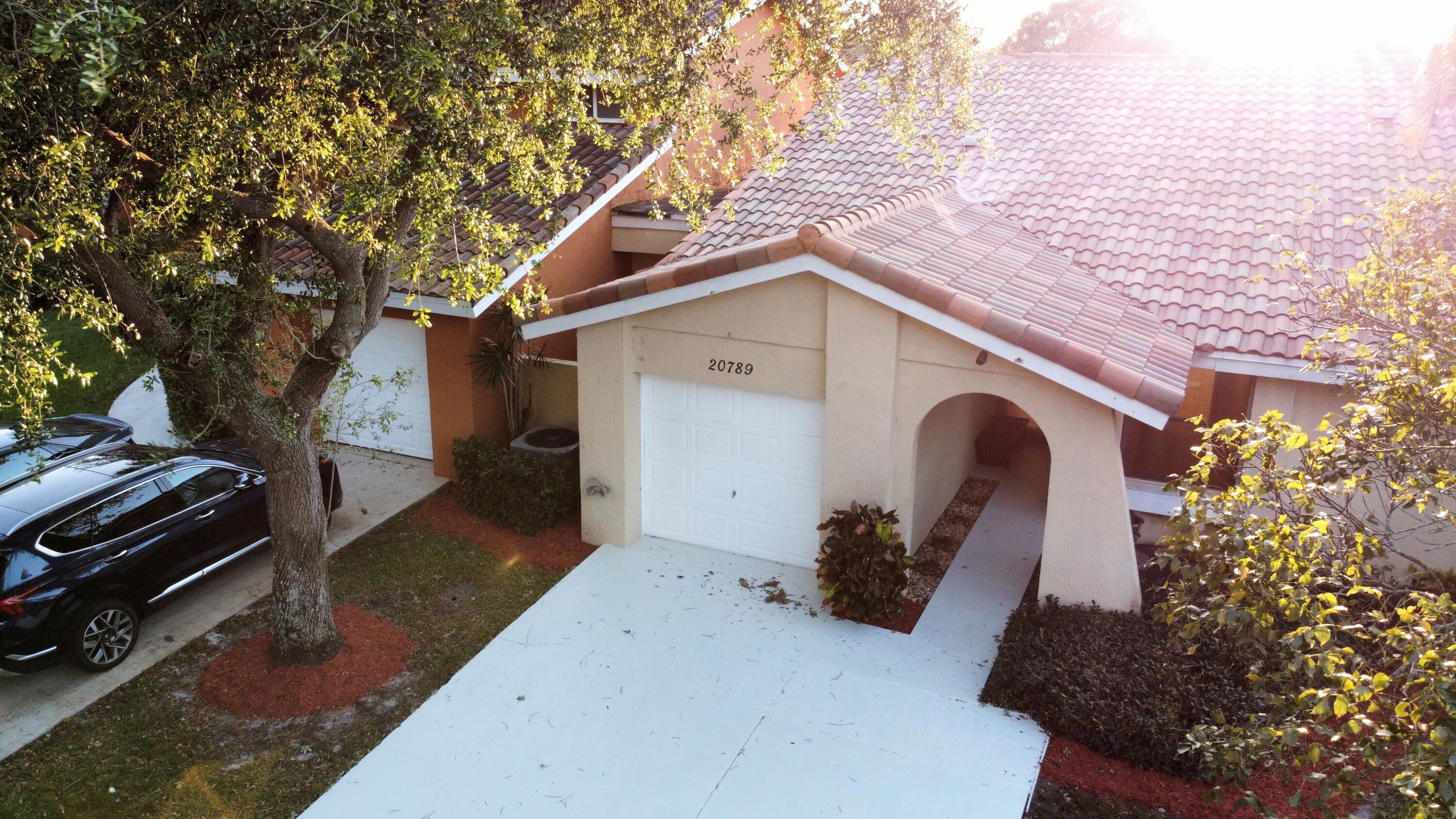 20789 Del Luna Drive