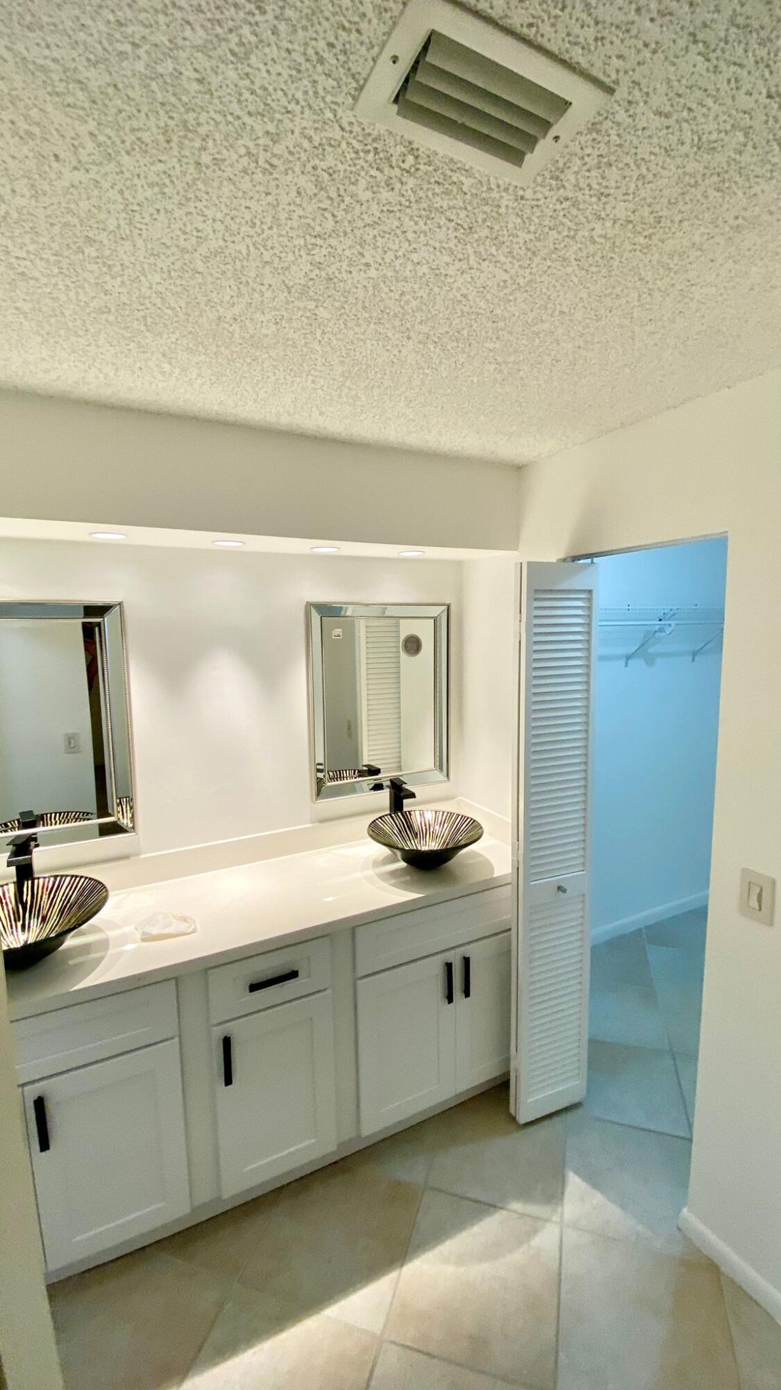 20789 Del Luna Drive