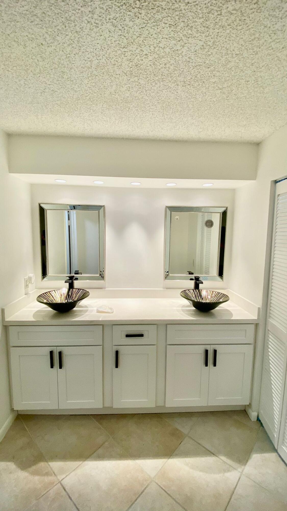 20789 Del Luna Drive