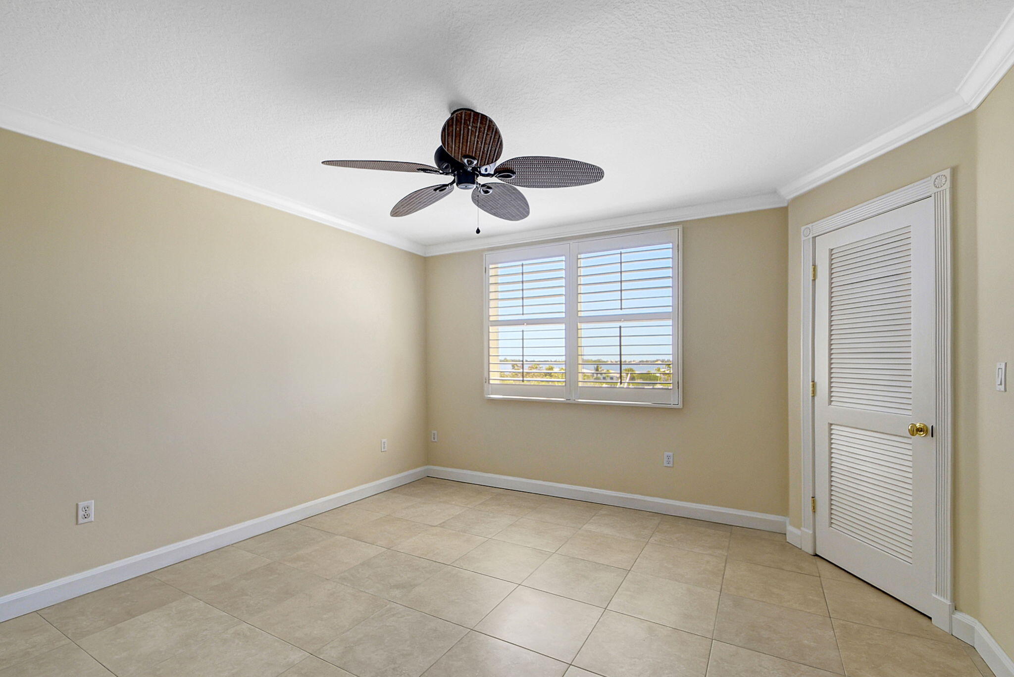 1200 Scotia Drive 408