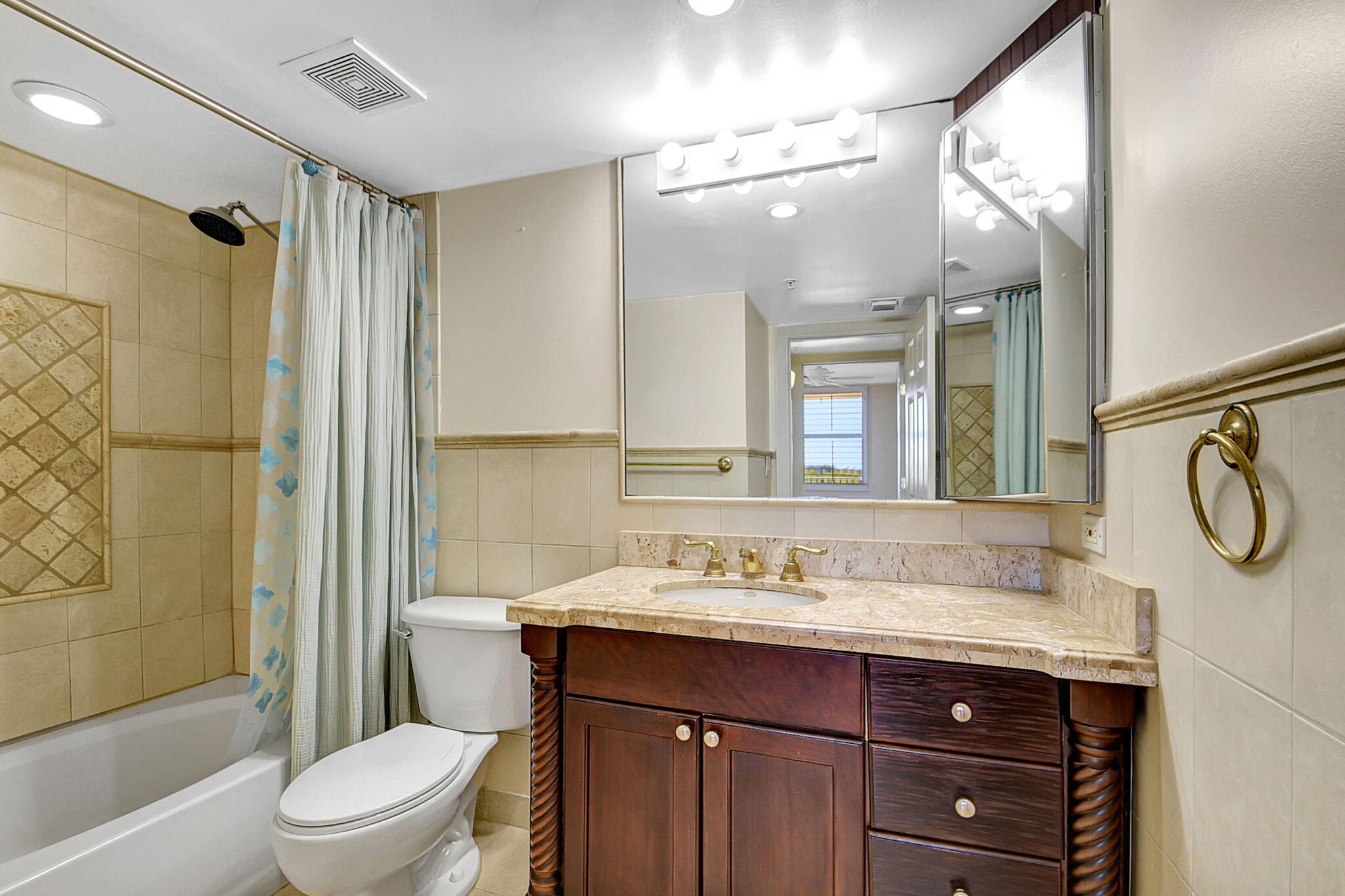 1200 Scotia Drive 408