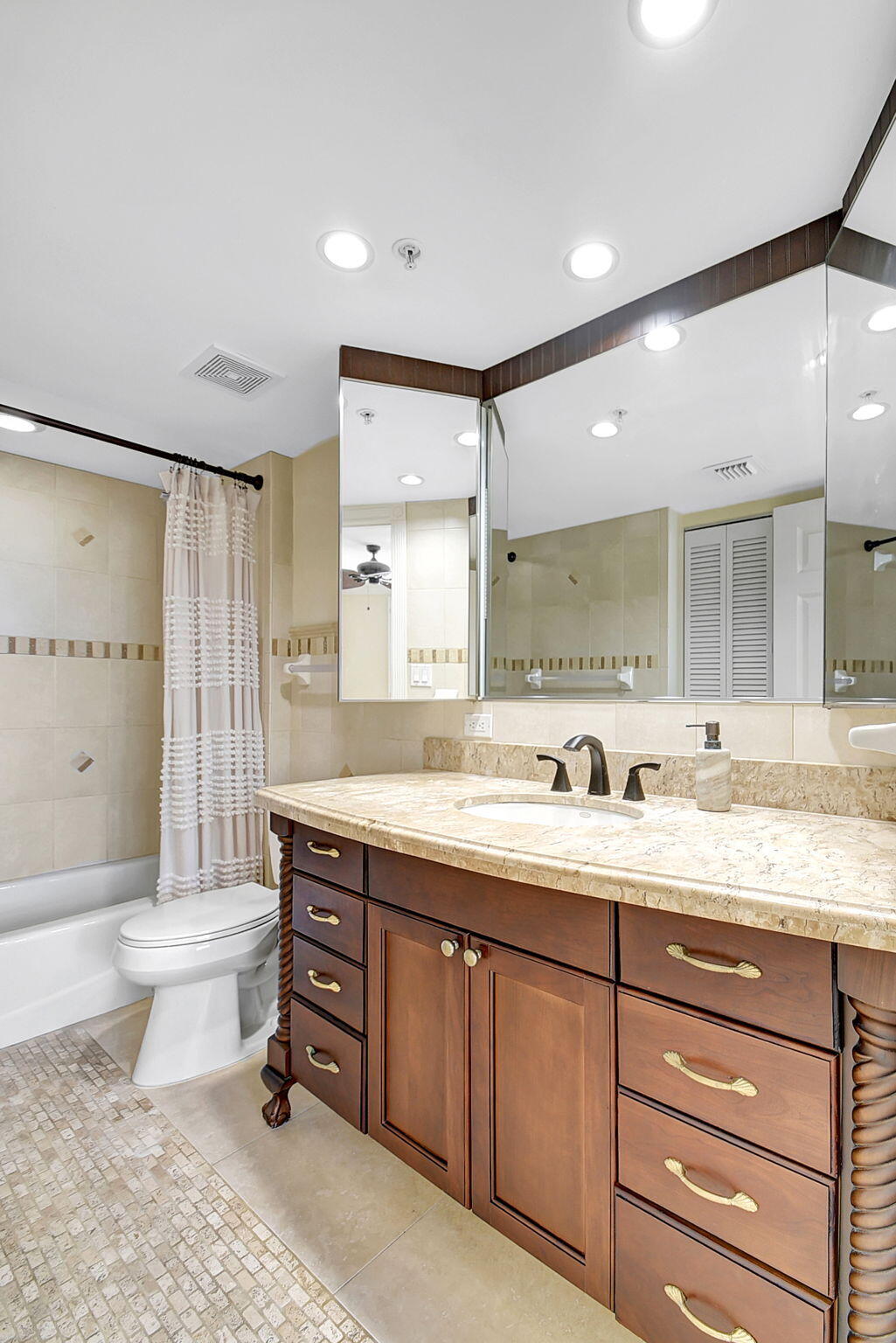 1200 Scotia Drive 408