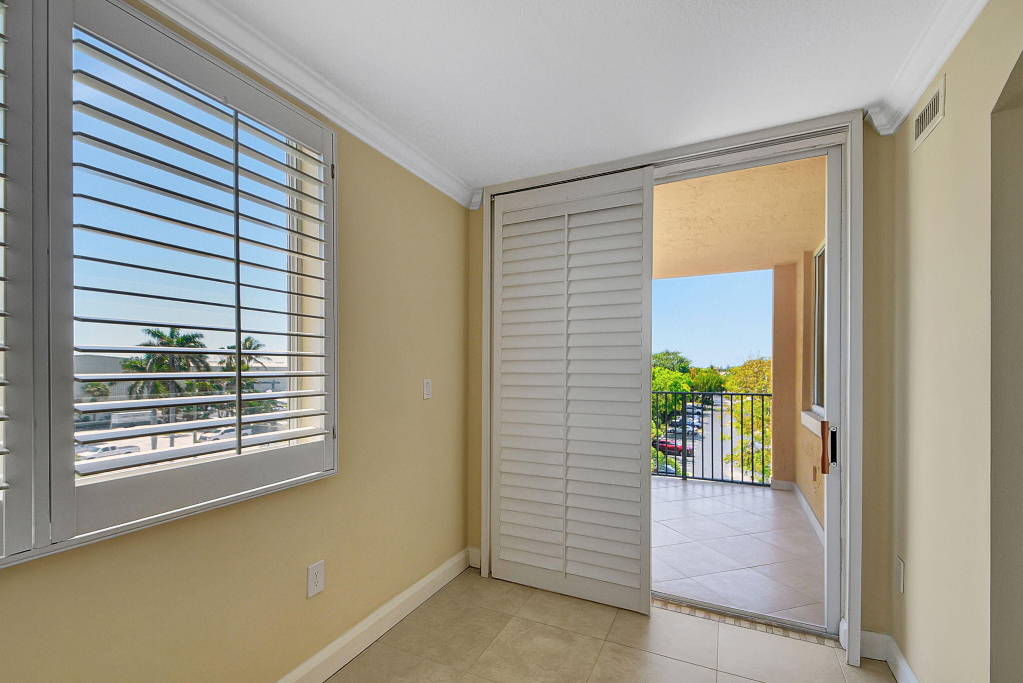 1200 Scotia Drive 408