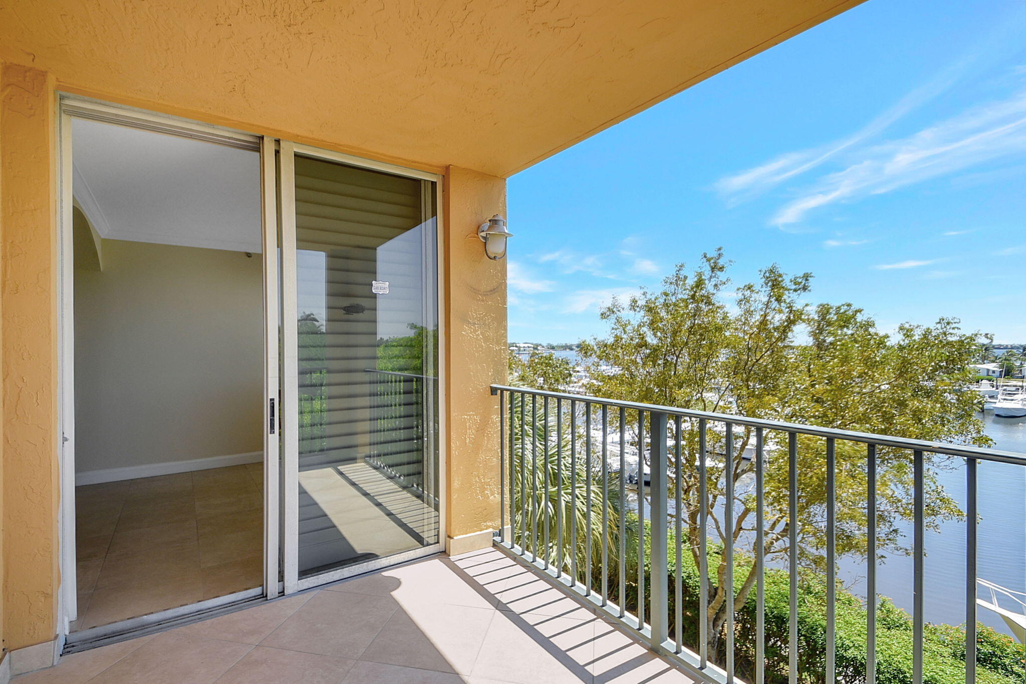 1200 Scotia Drive 408