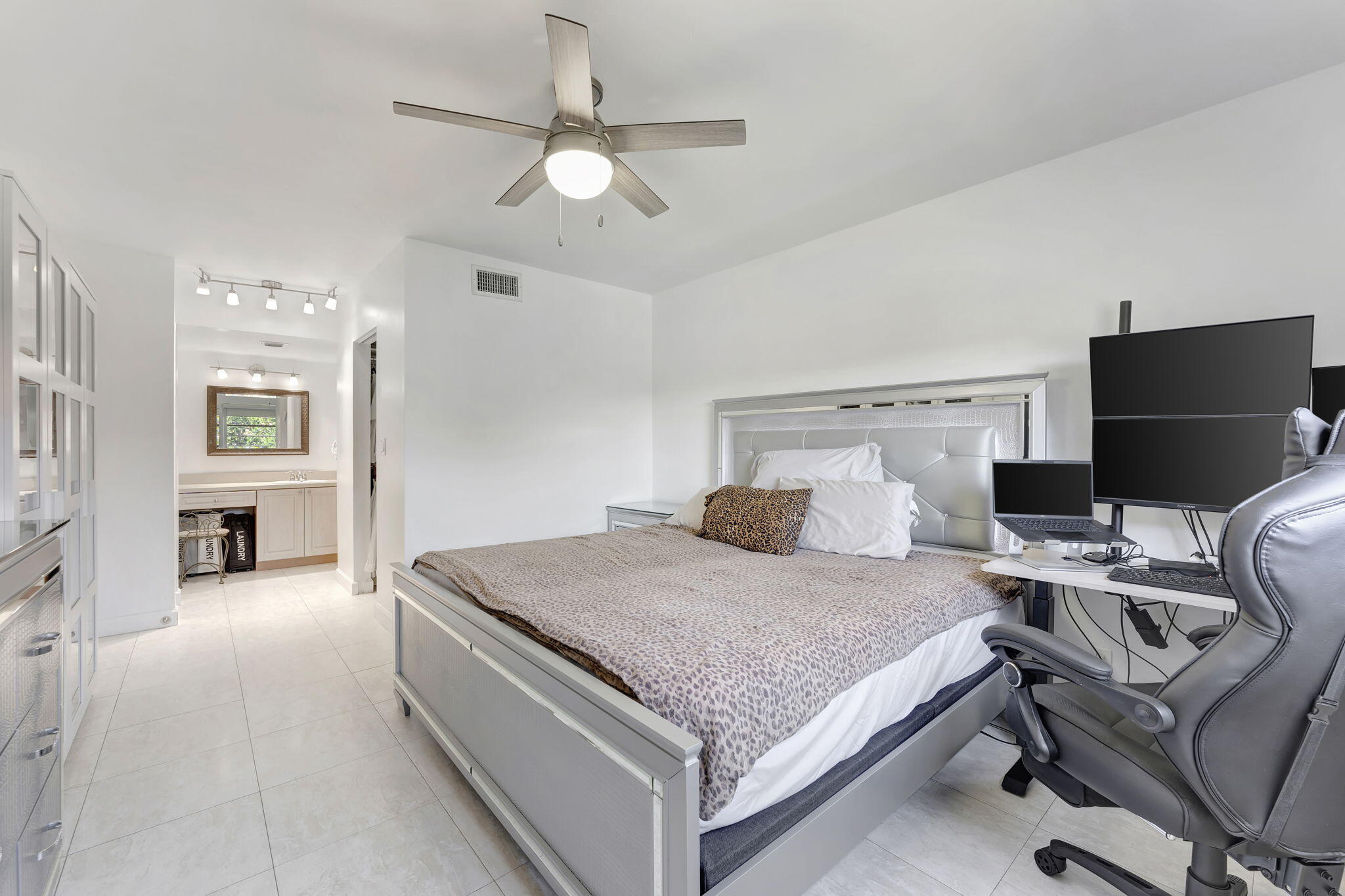 10551 W Broward Boulevard 404