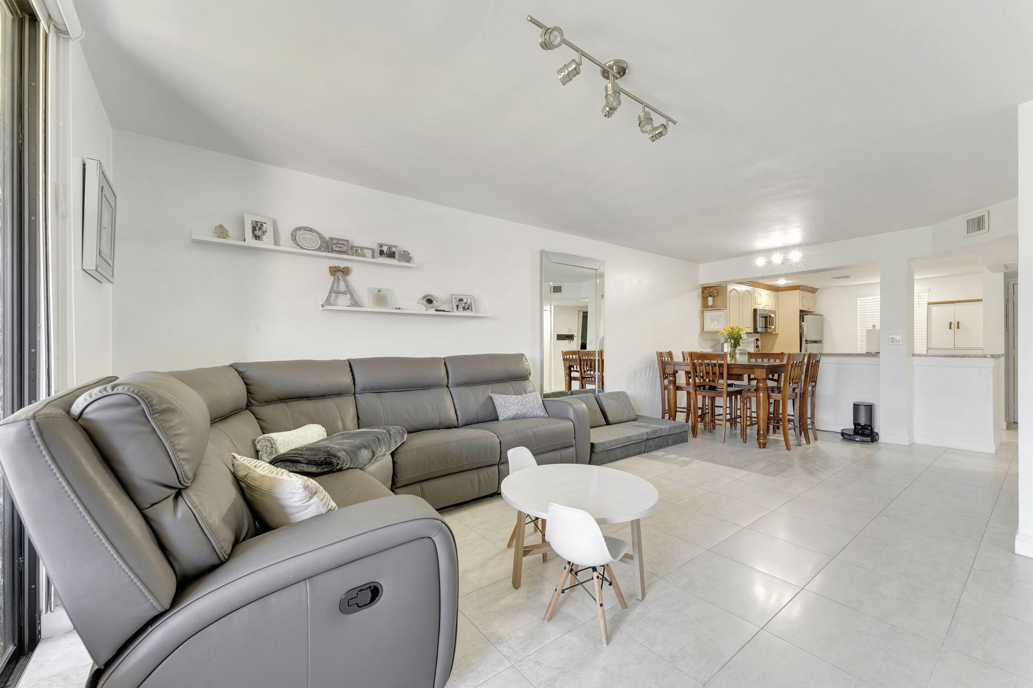 10551 W Broward Boulevard 404