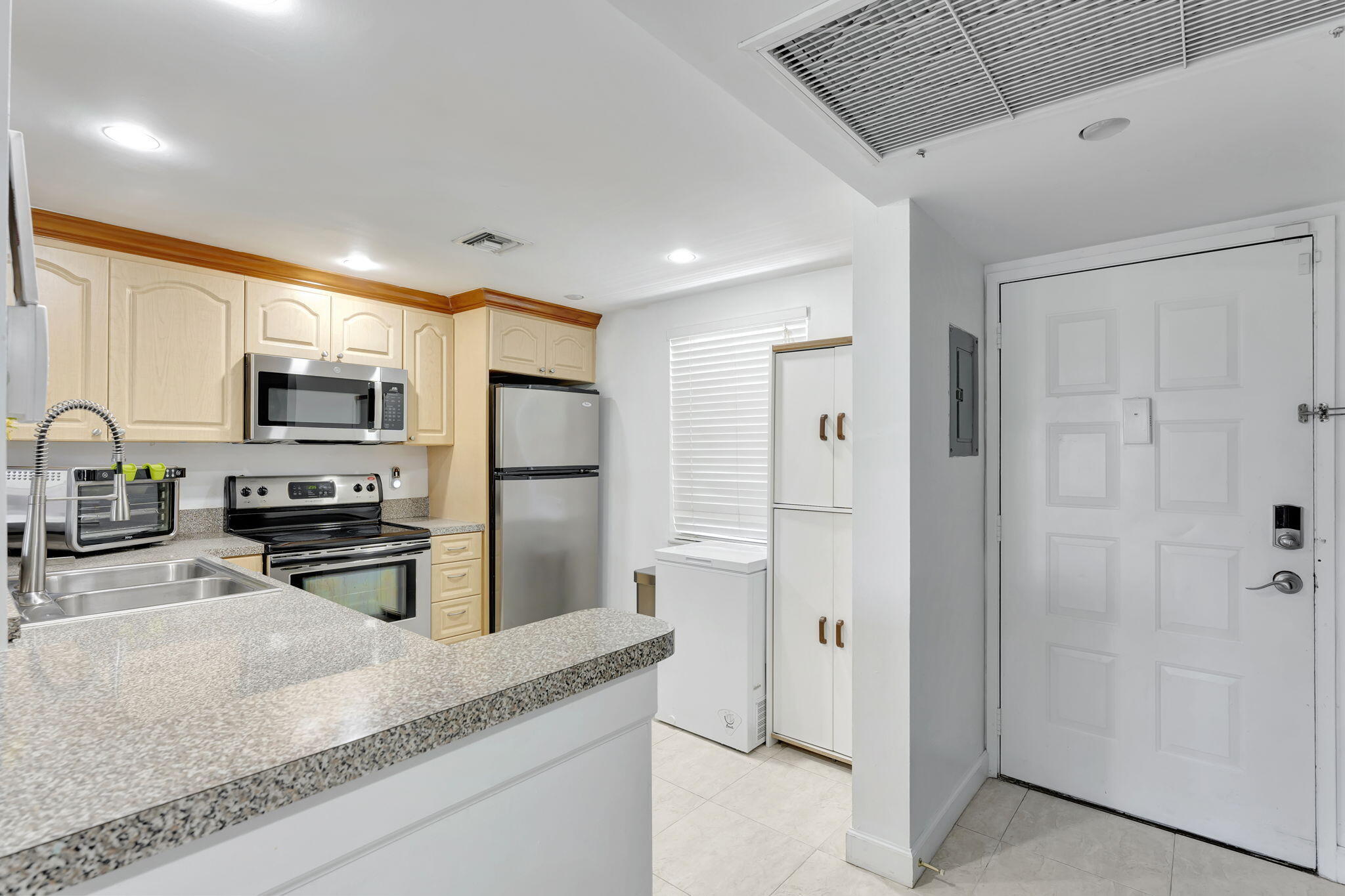 10551 W Broward Boulevard 404