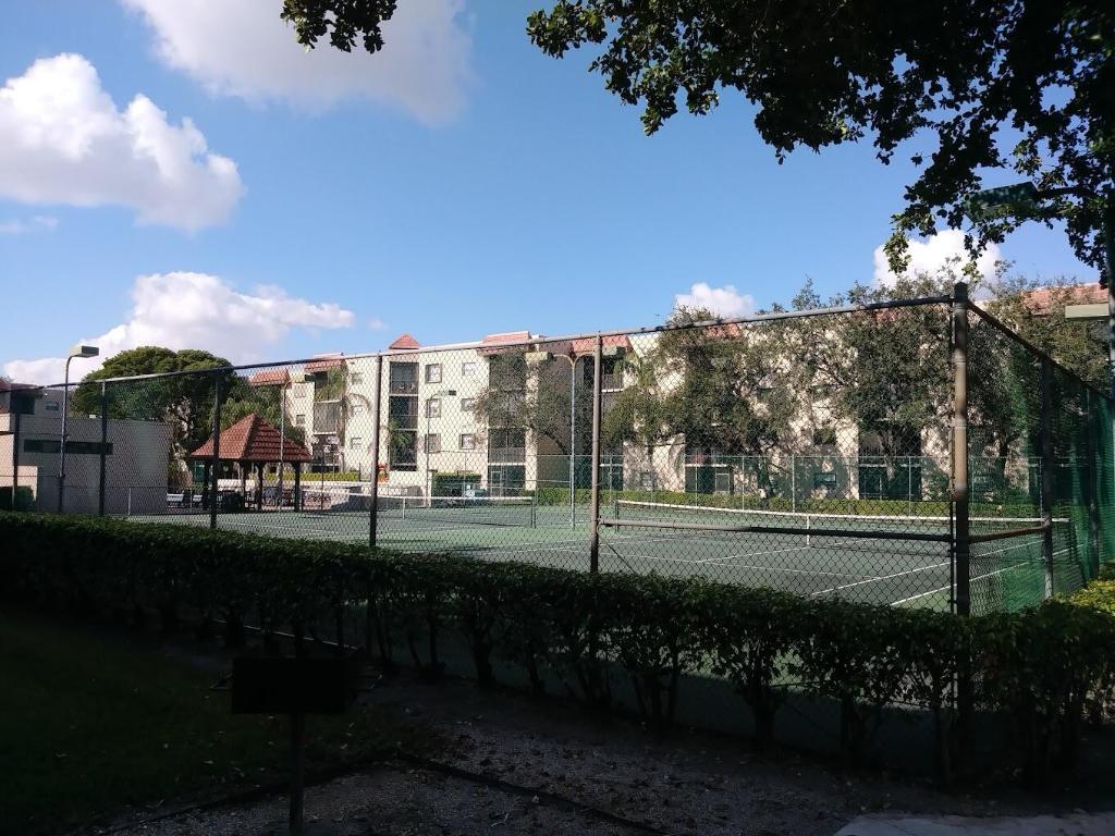 10551 W Broward Boulevard 404