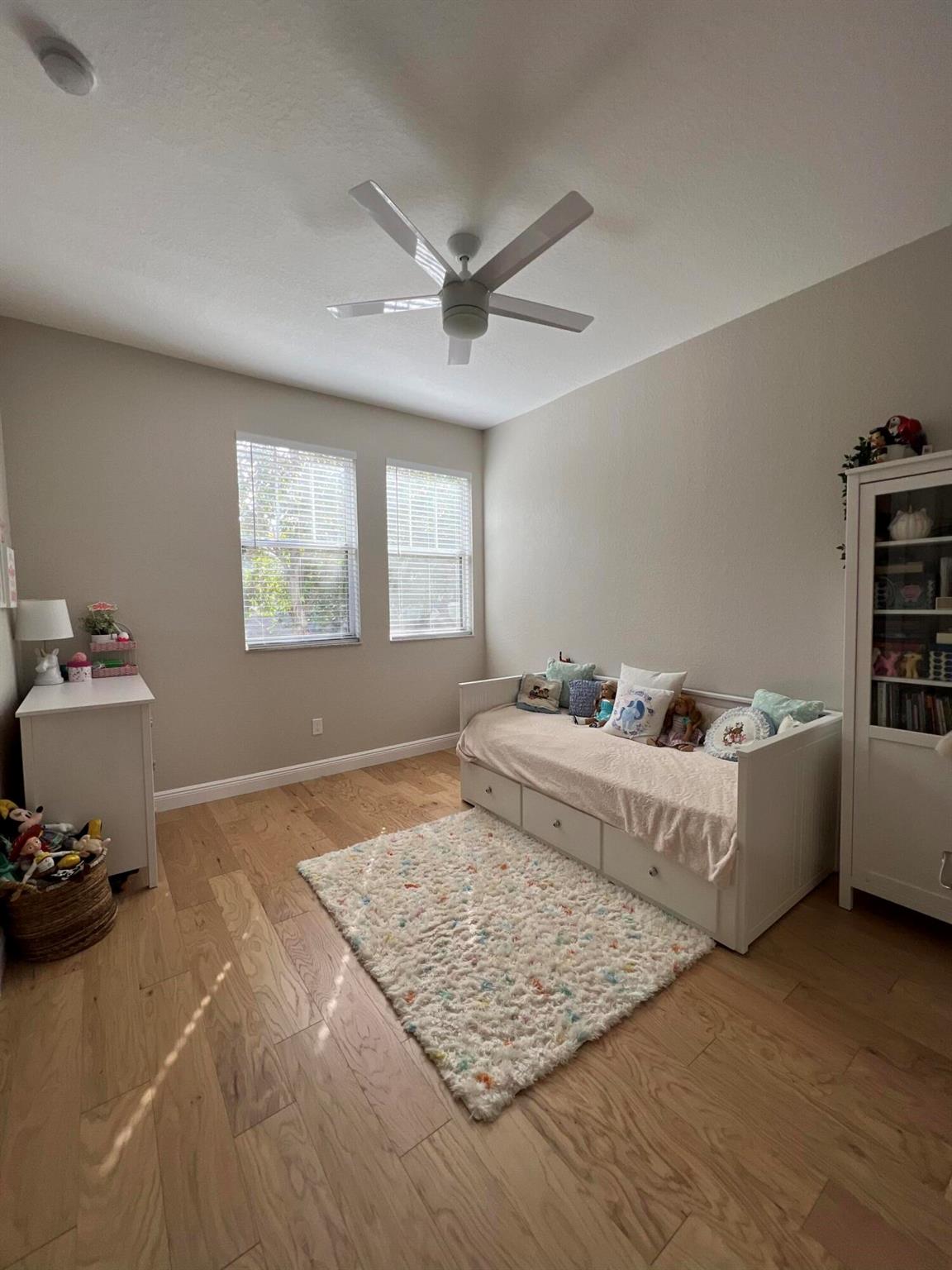 950 Marina Del Ray 4