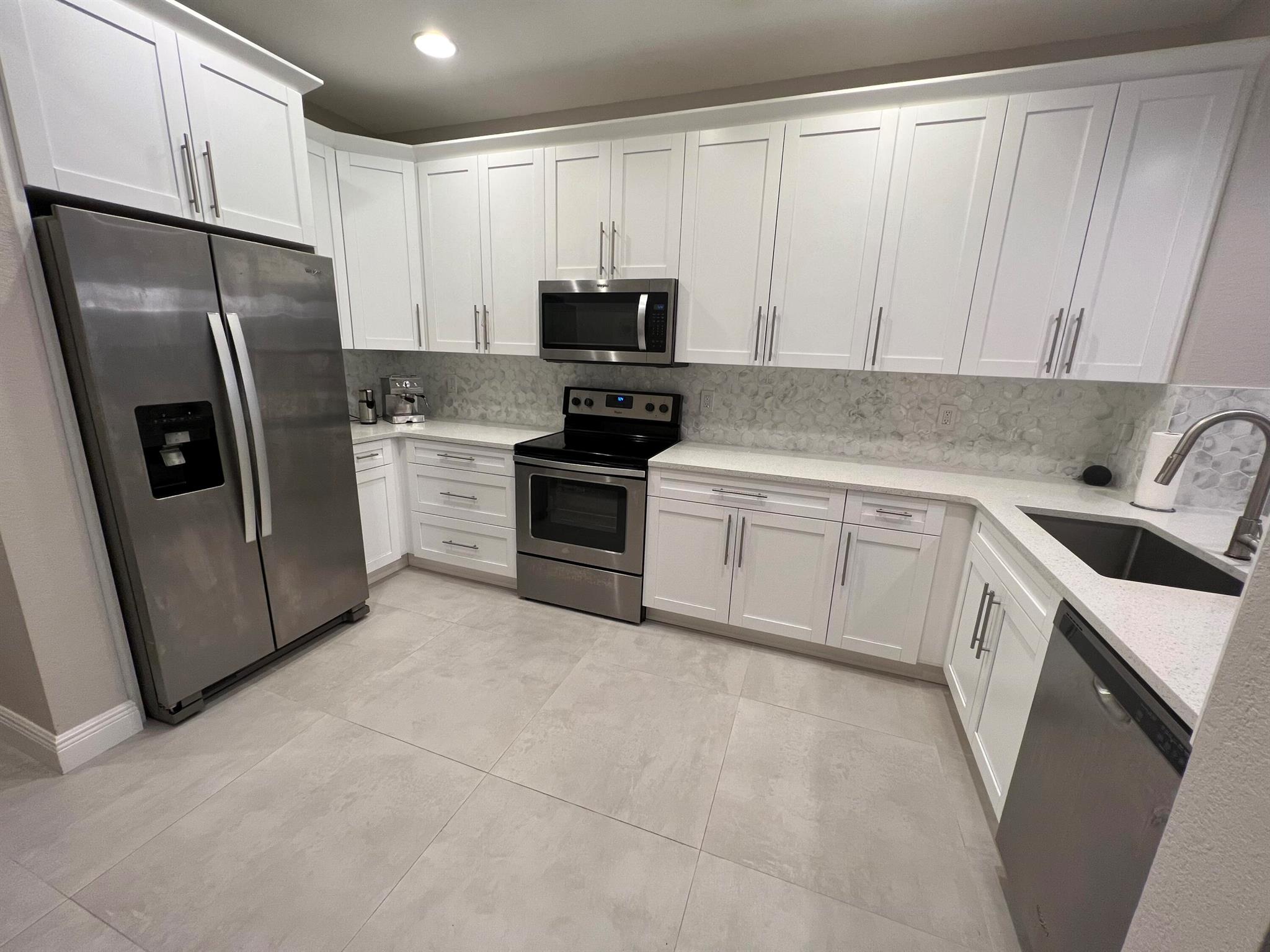 950 Marina Del Ray 4