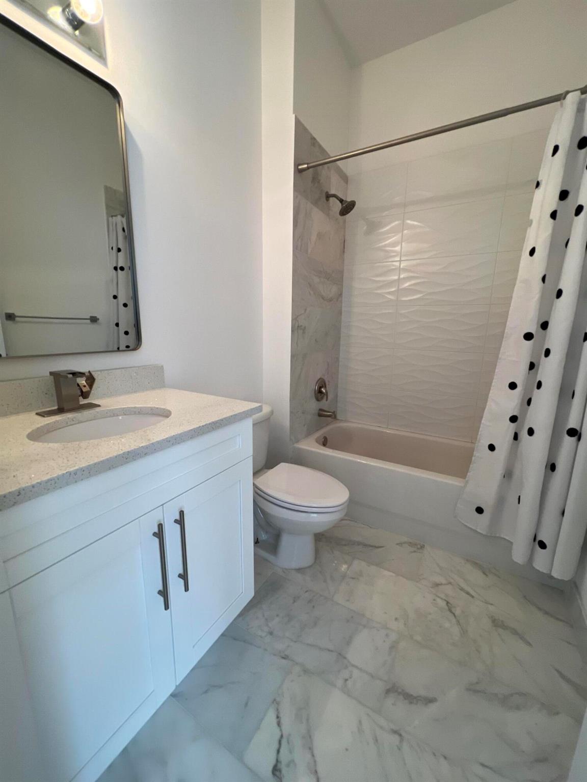 950 Marina Del Ray 4