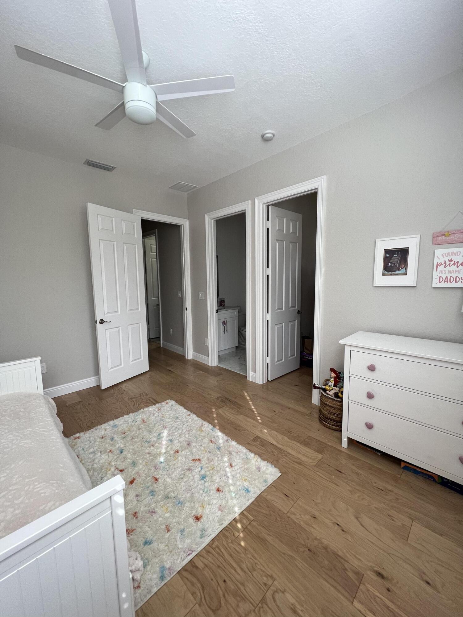 950 Marina Del Ray 4