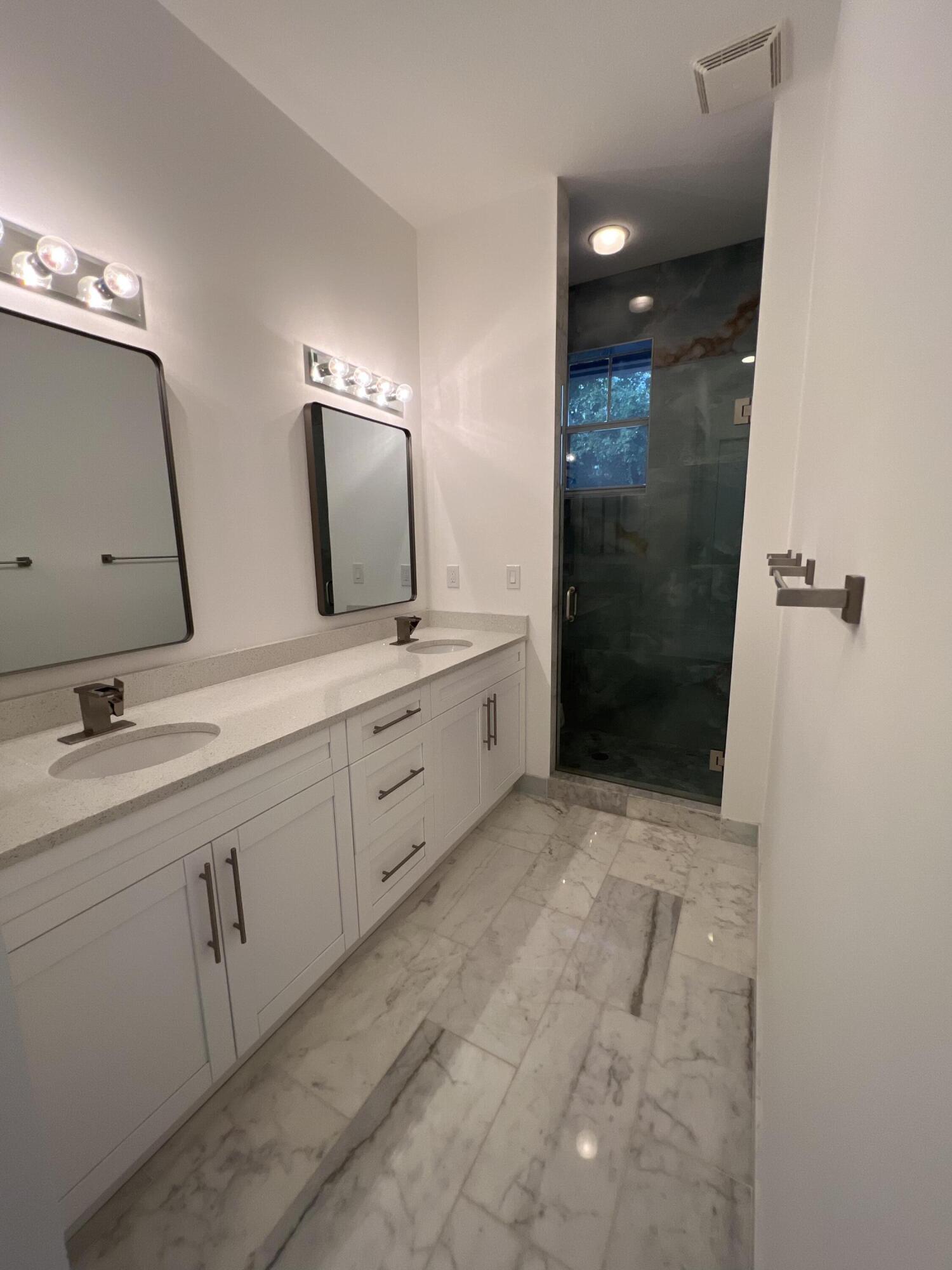 950 Marina Del Ray 4