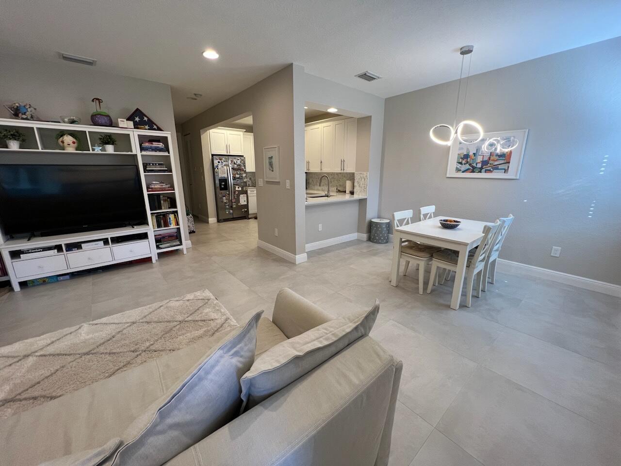 950 Marina Del Ray 4