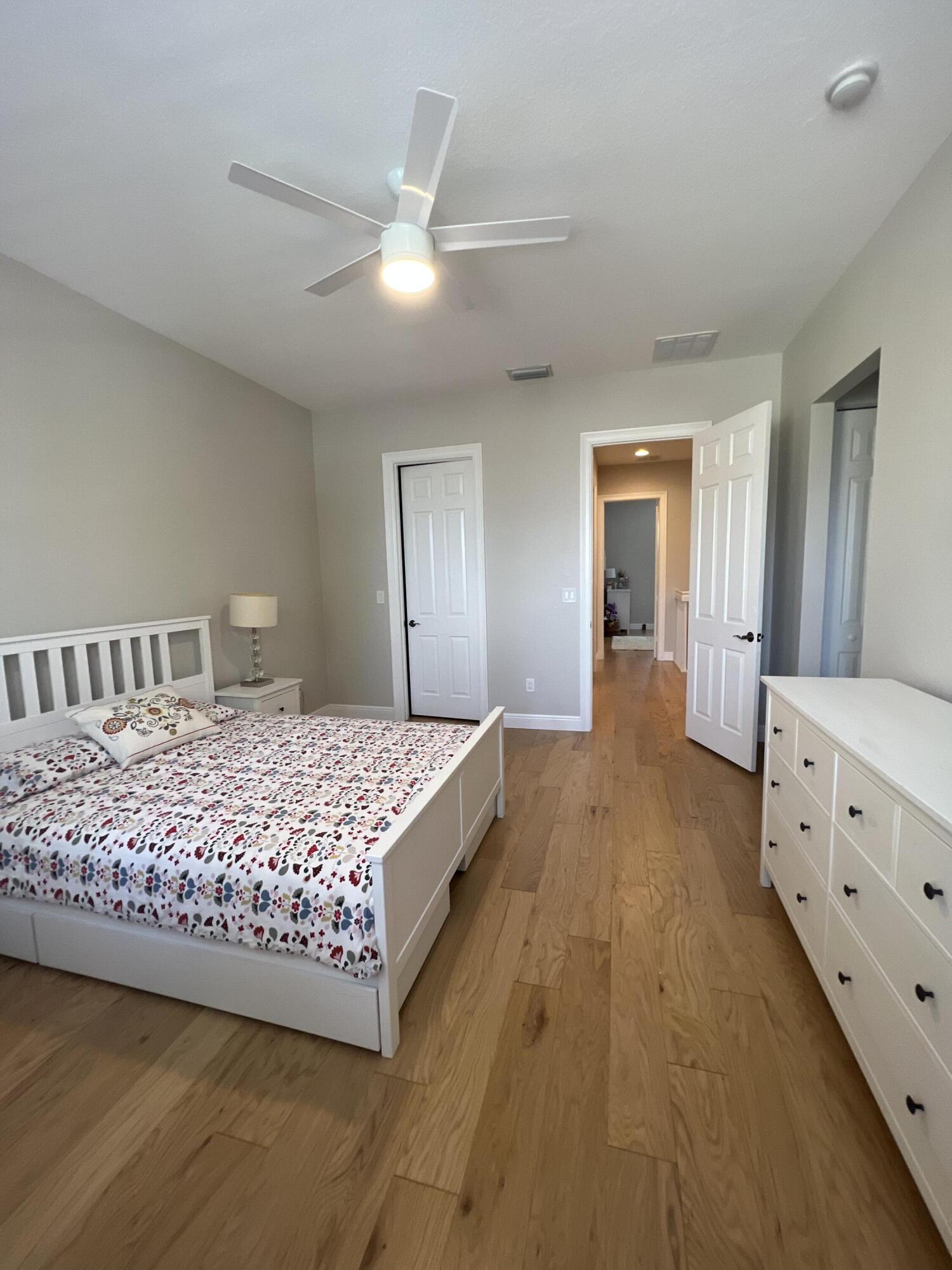 950 Marina Del Ray 4