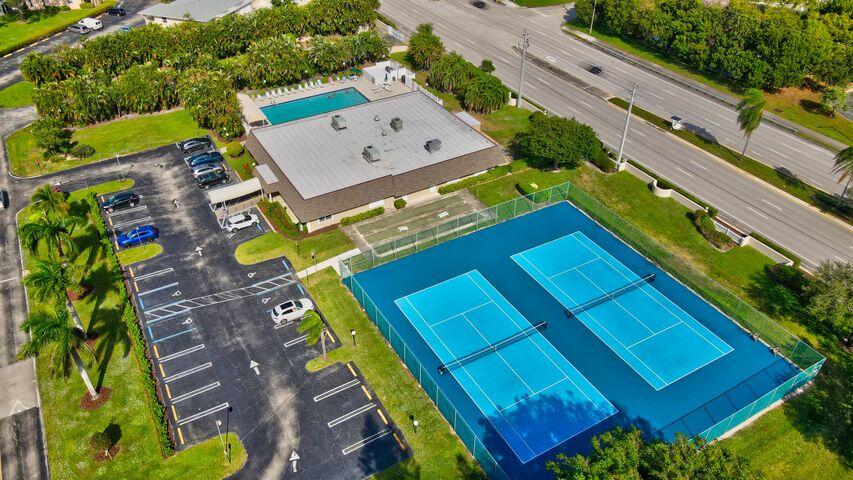 1905 NW 18 Th Street 104