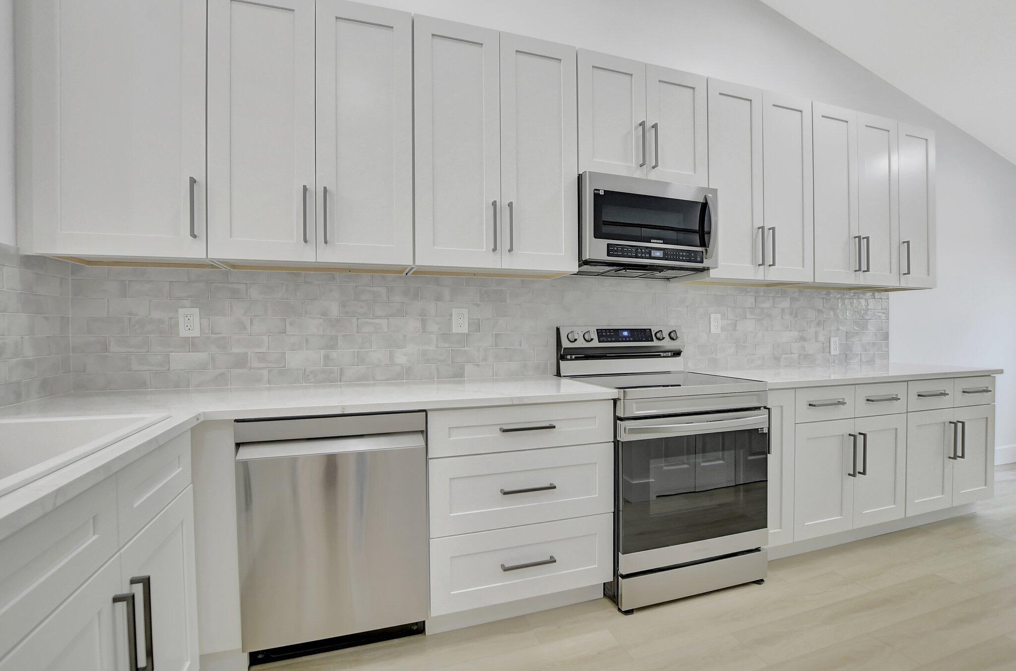 467 Ashwood Place