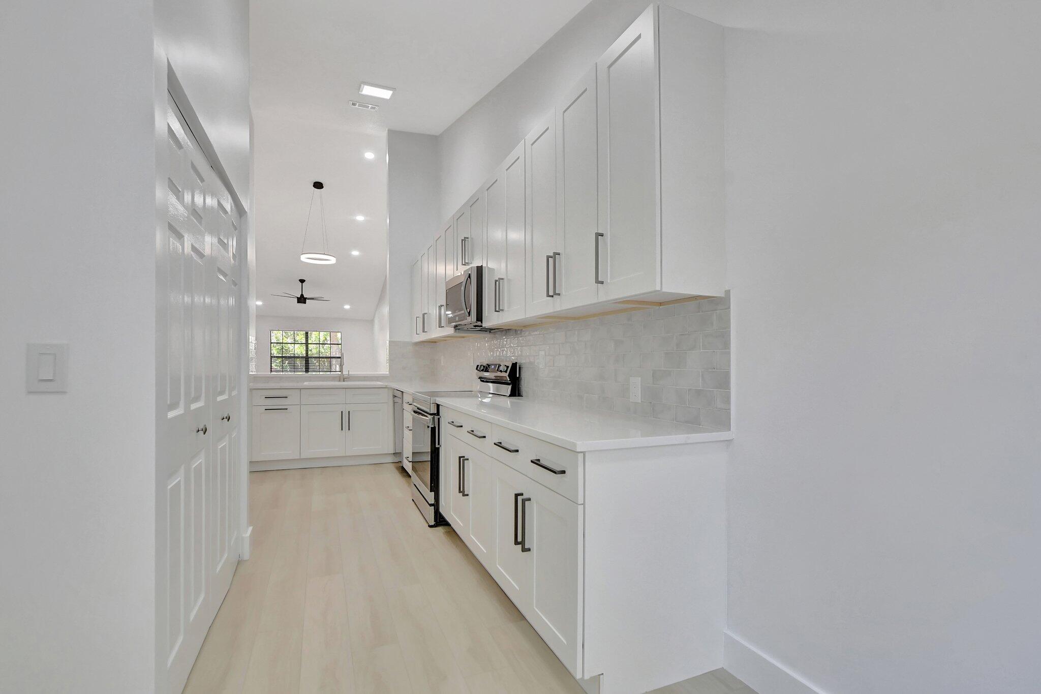 467 Ashwood Place