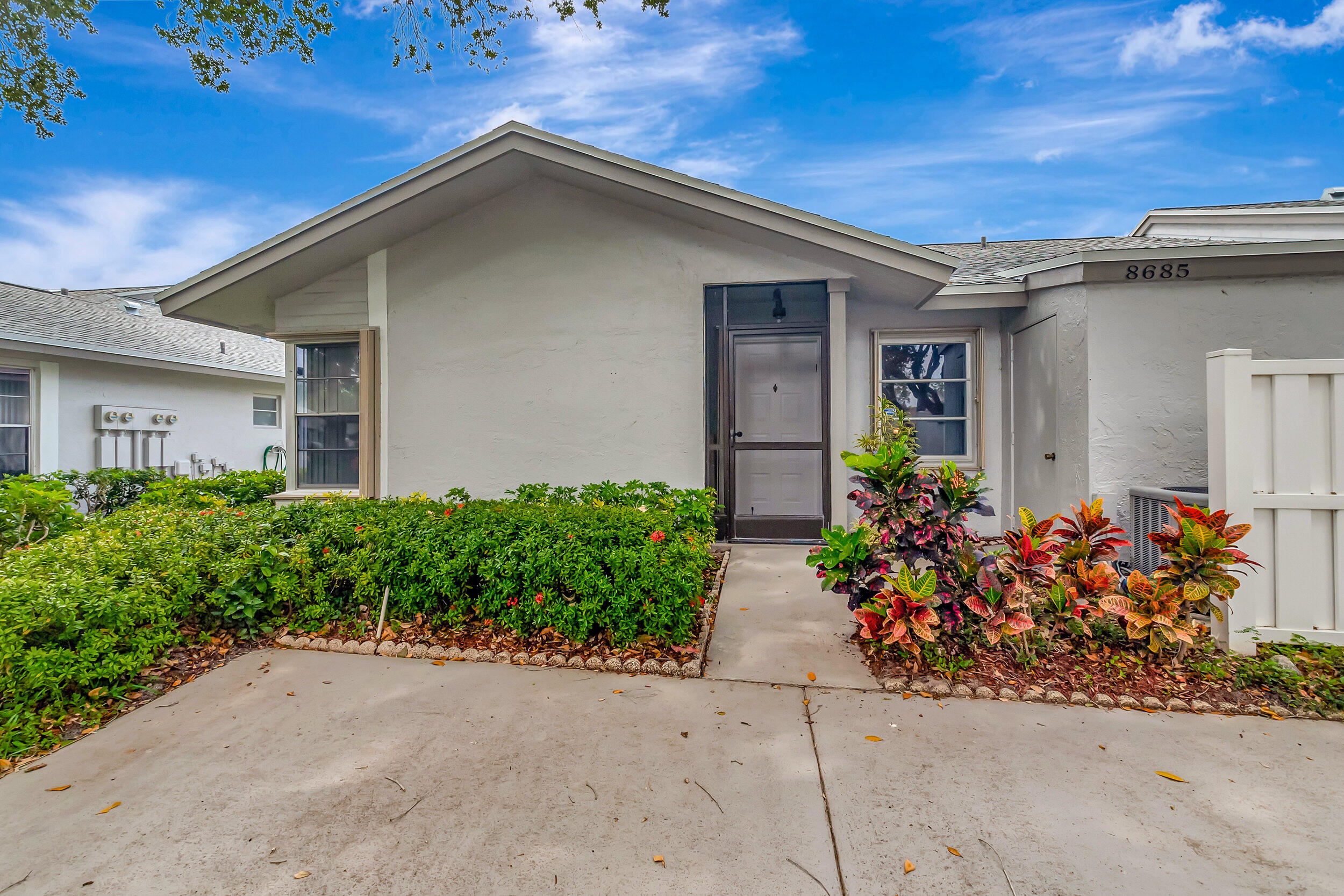 8685 Sunbird Place