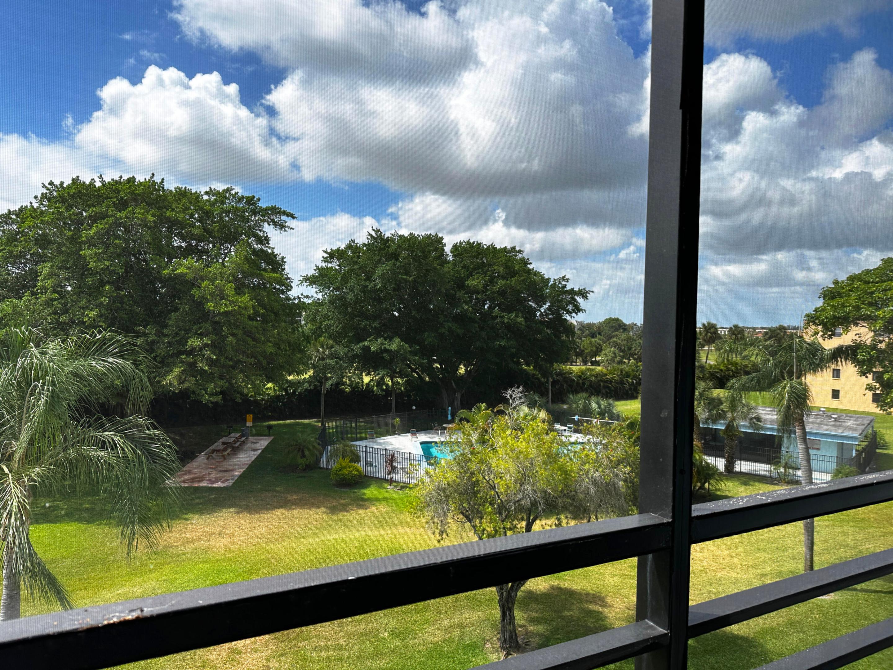 9440 SW 8th Street 409