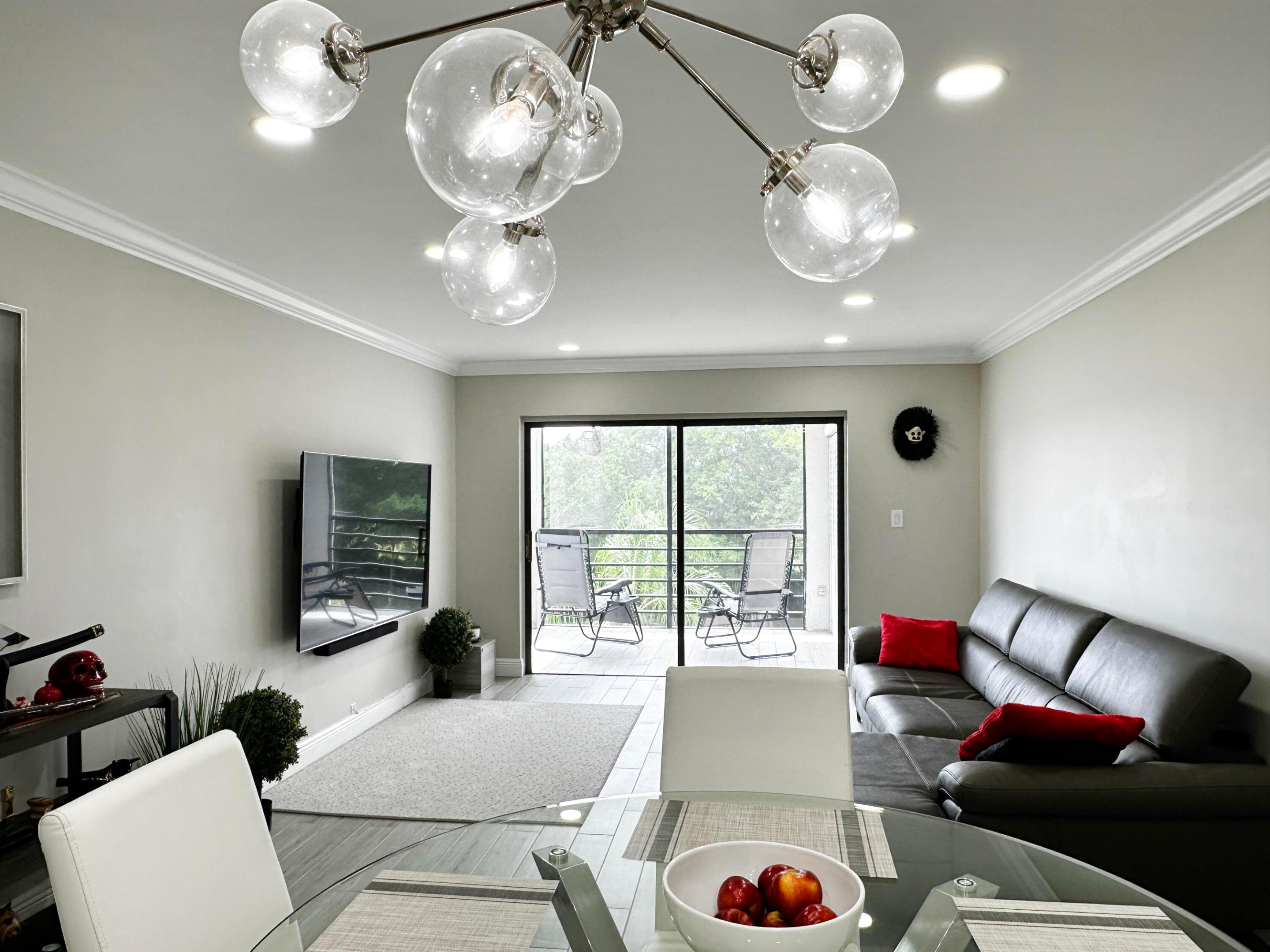 9440 SW 8th Street 409