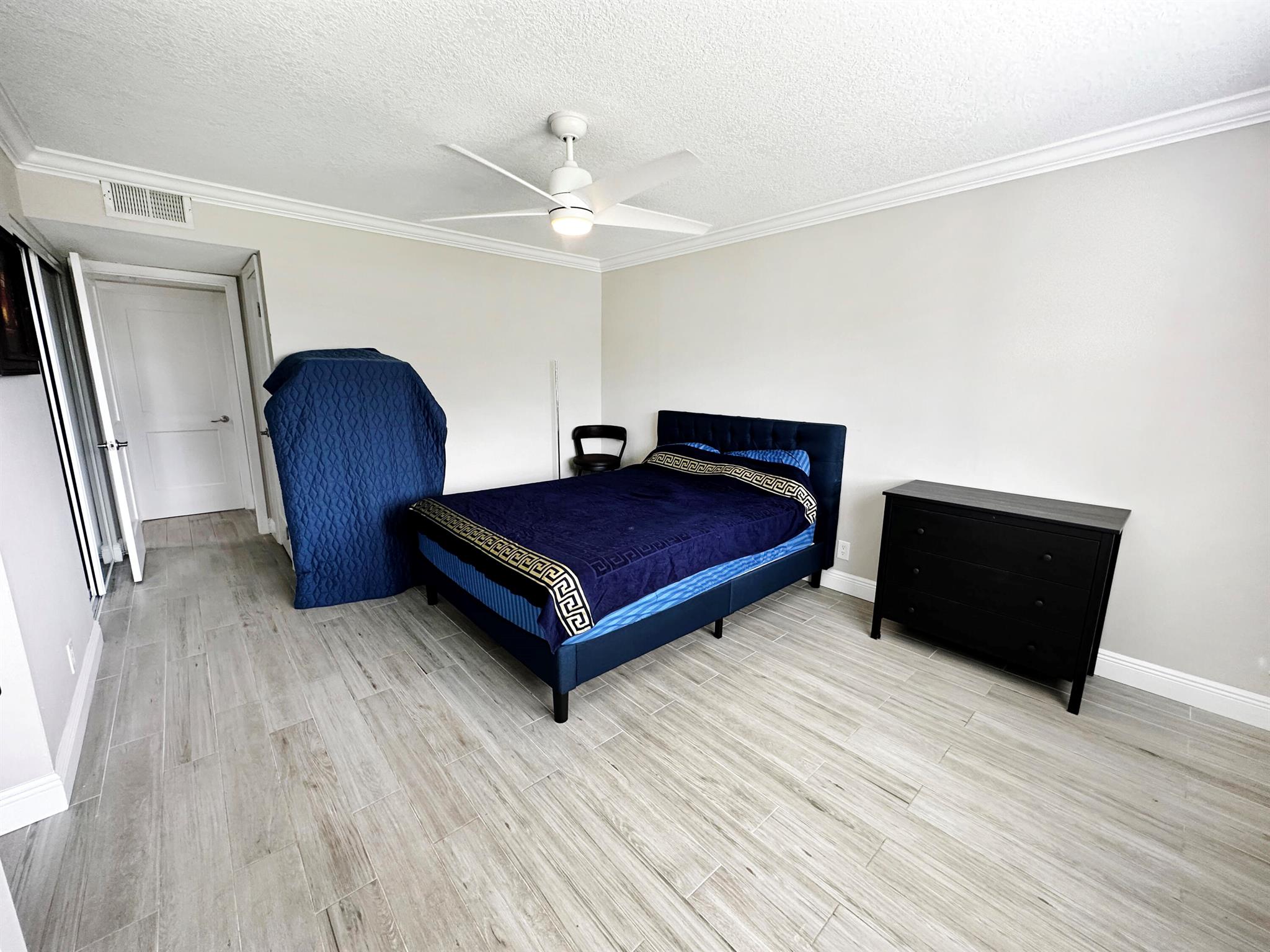 9440 SW 8th Street 409