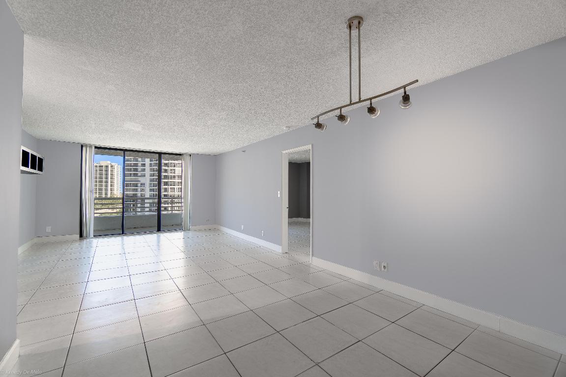 3300 NE 192 Street 1108, Aventura Unit: 1108