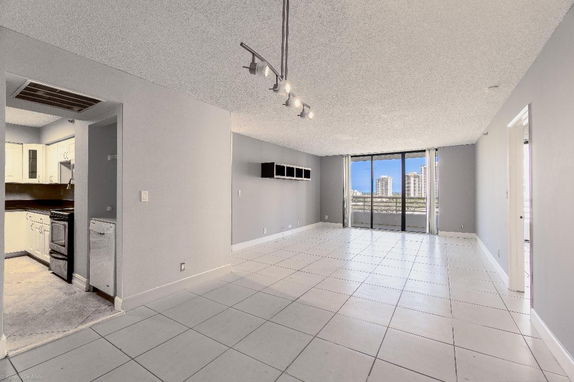 3300 NE 192 Street 1108, Aventura Unit: 1108