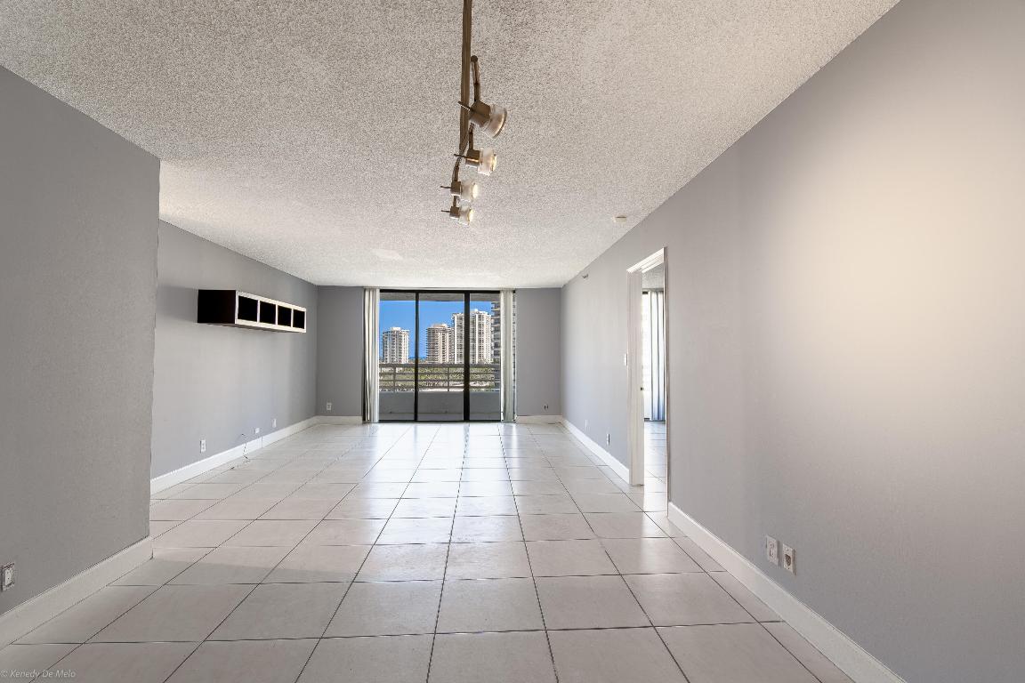 3300 NE 192 Street 1108, Aventura Unit: 1108