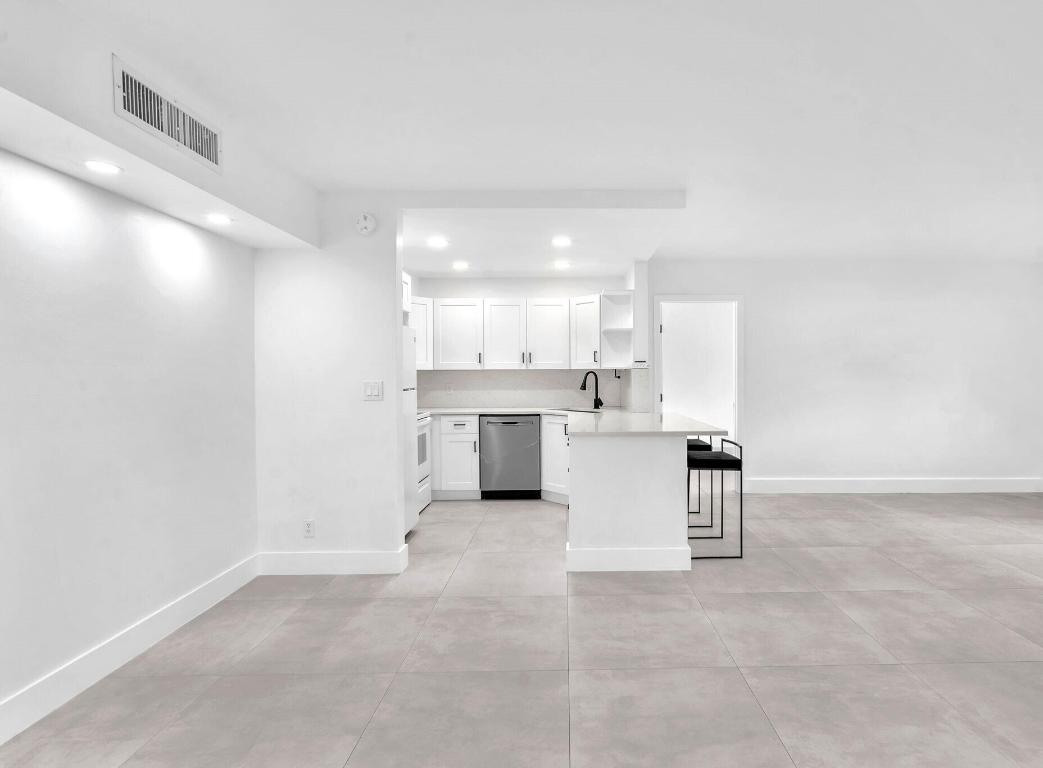 706 SE 2nd Avenue 335