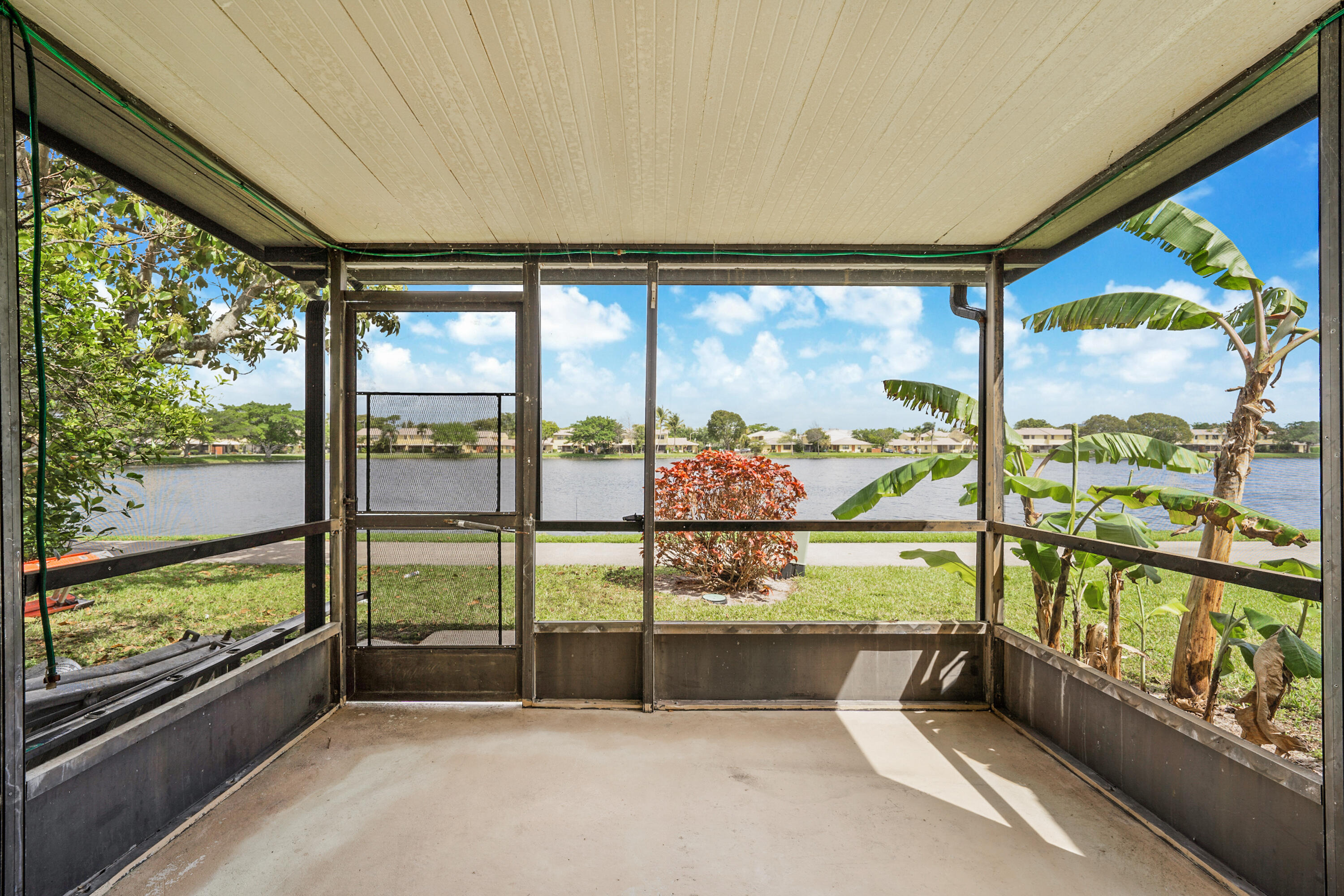 5319 Tennis Lane