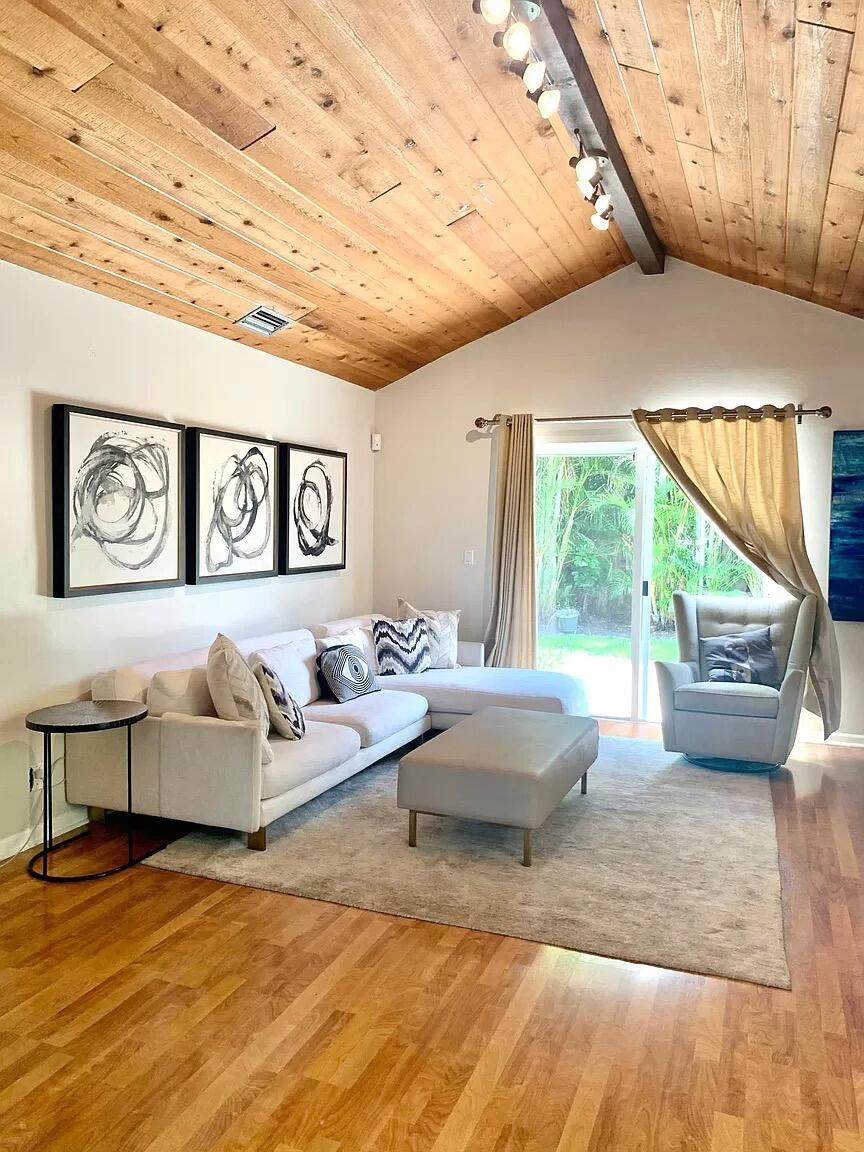 3306 NW 28th Terrace