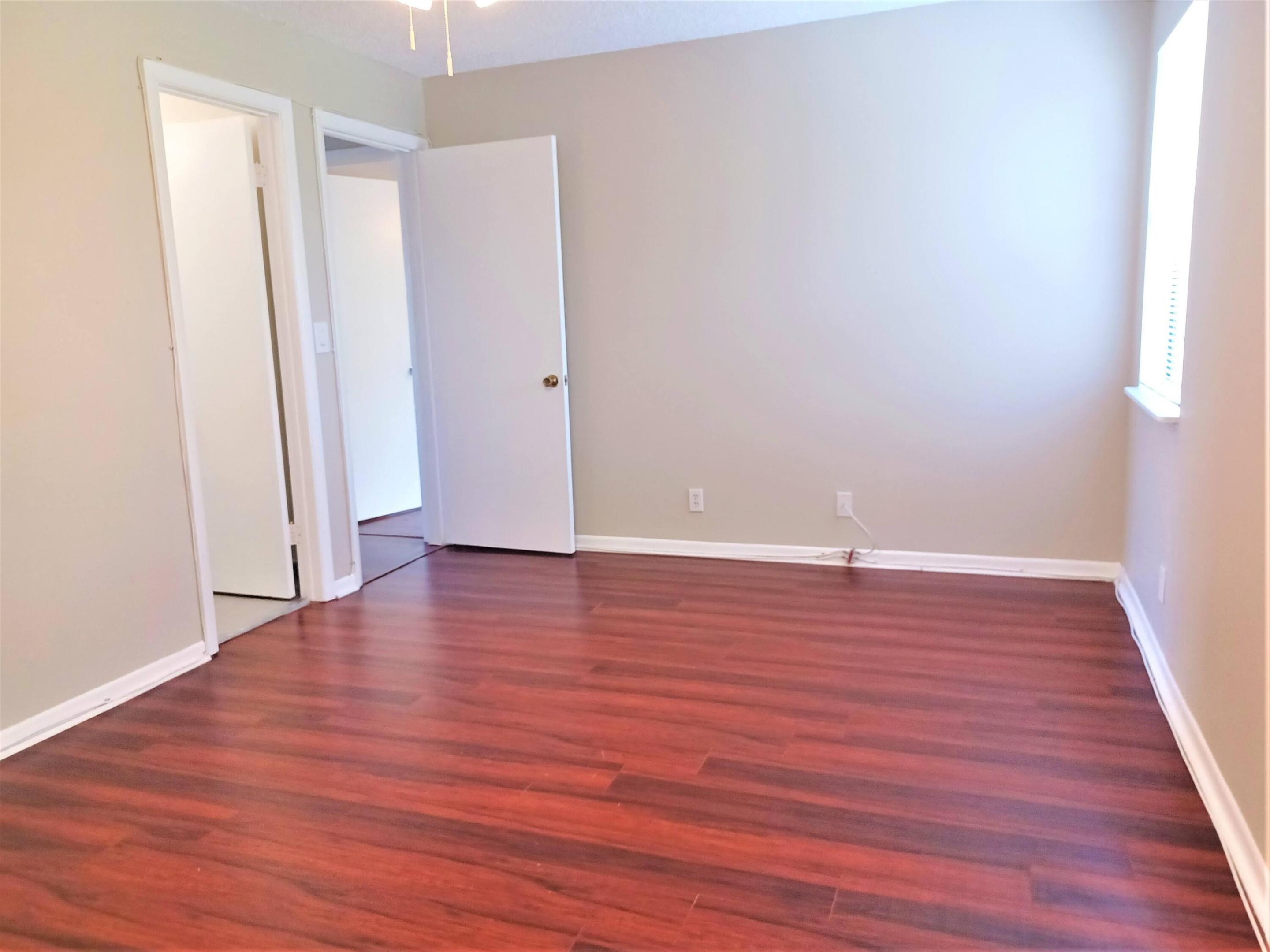 5245 Jog Lane