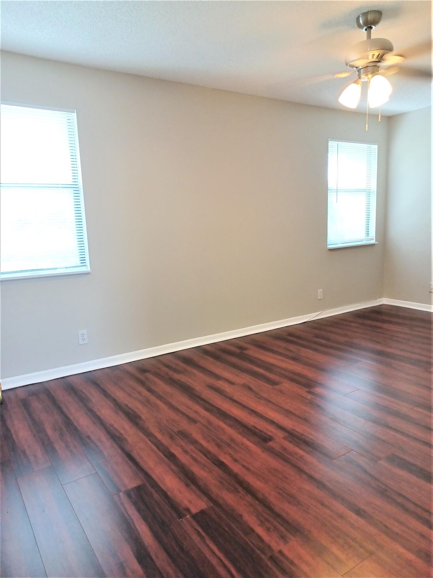 5245 Jog Lane
