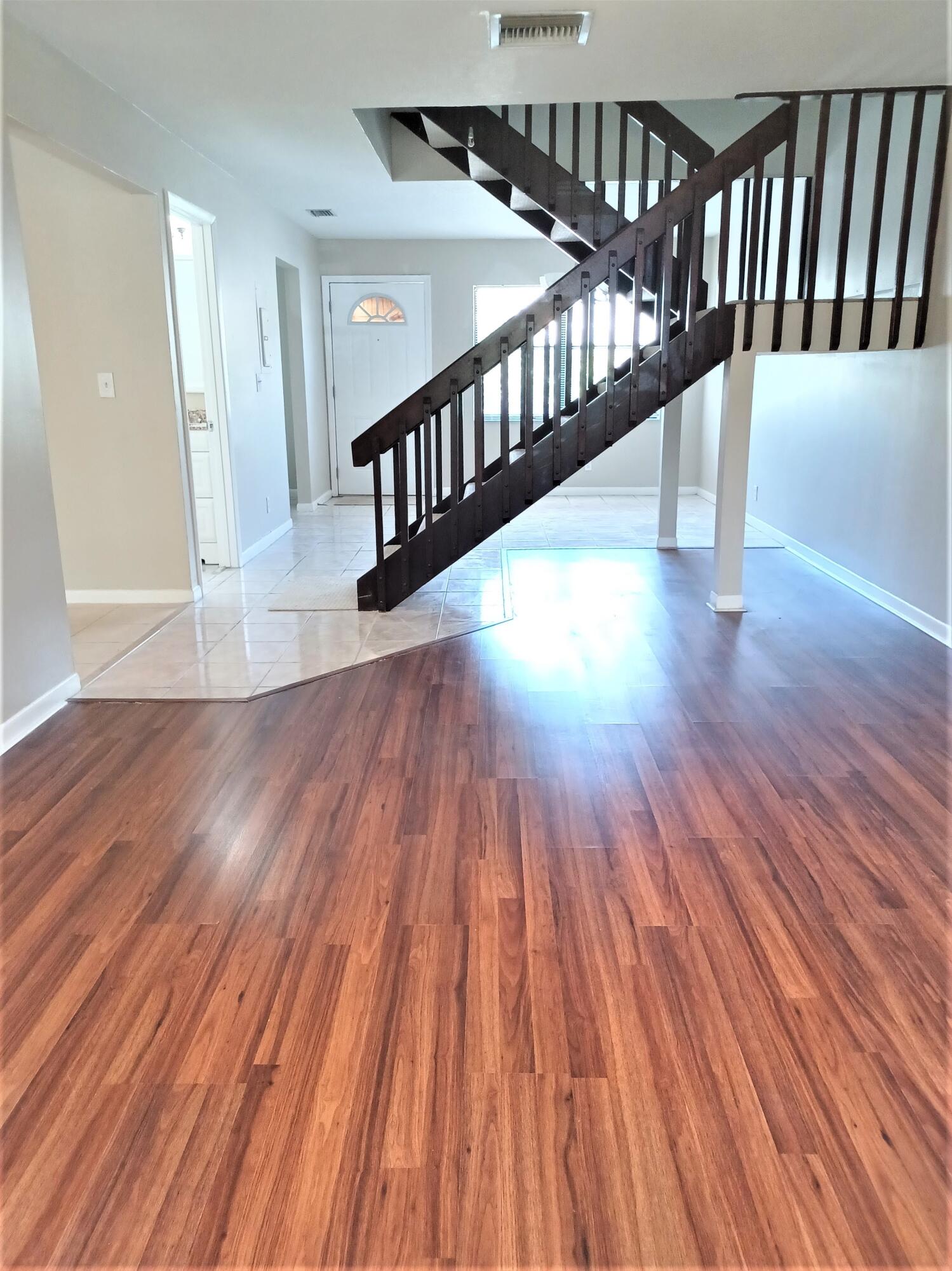 5245 Jog Lane