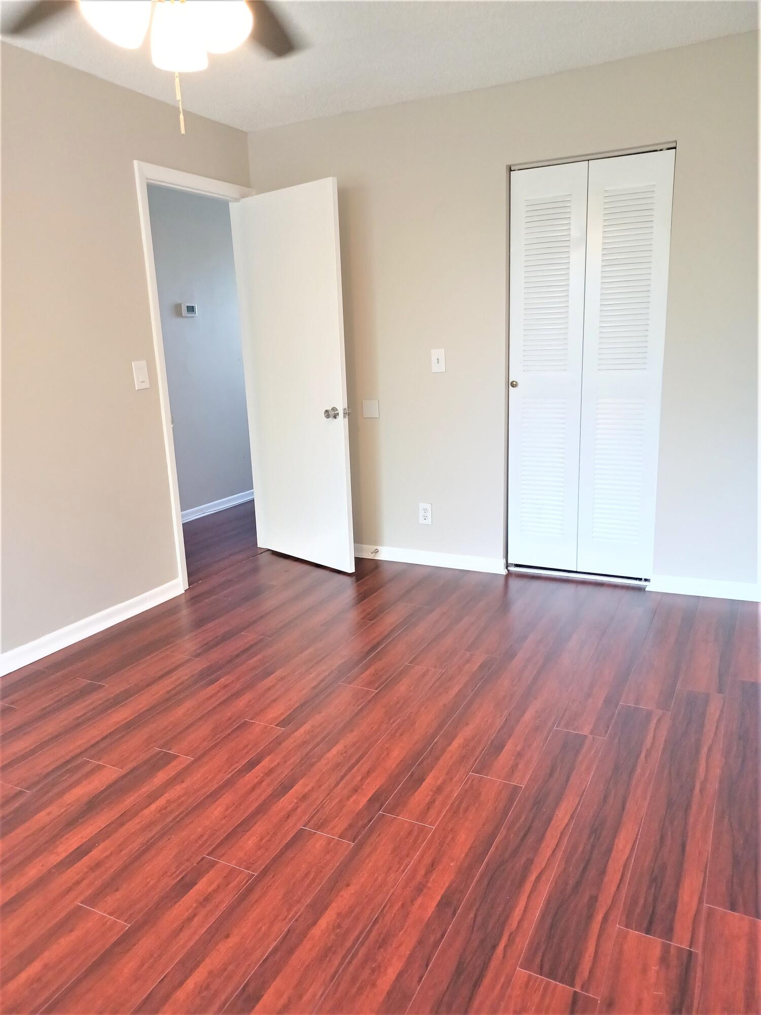 5245 Jog Lane