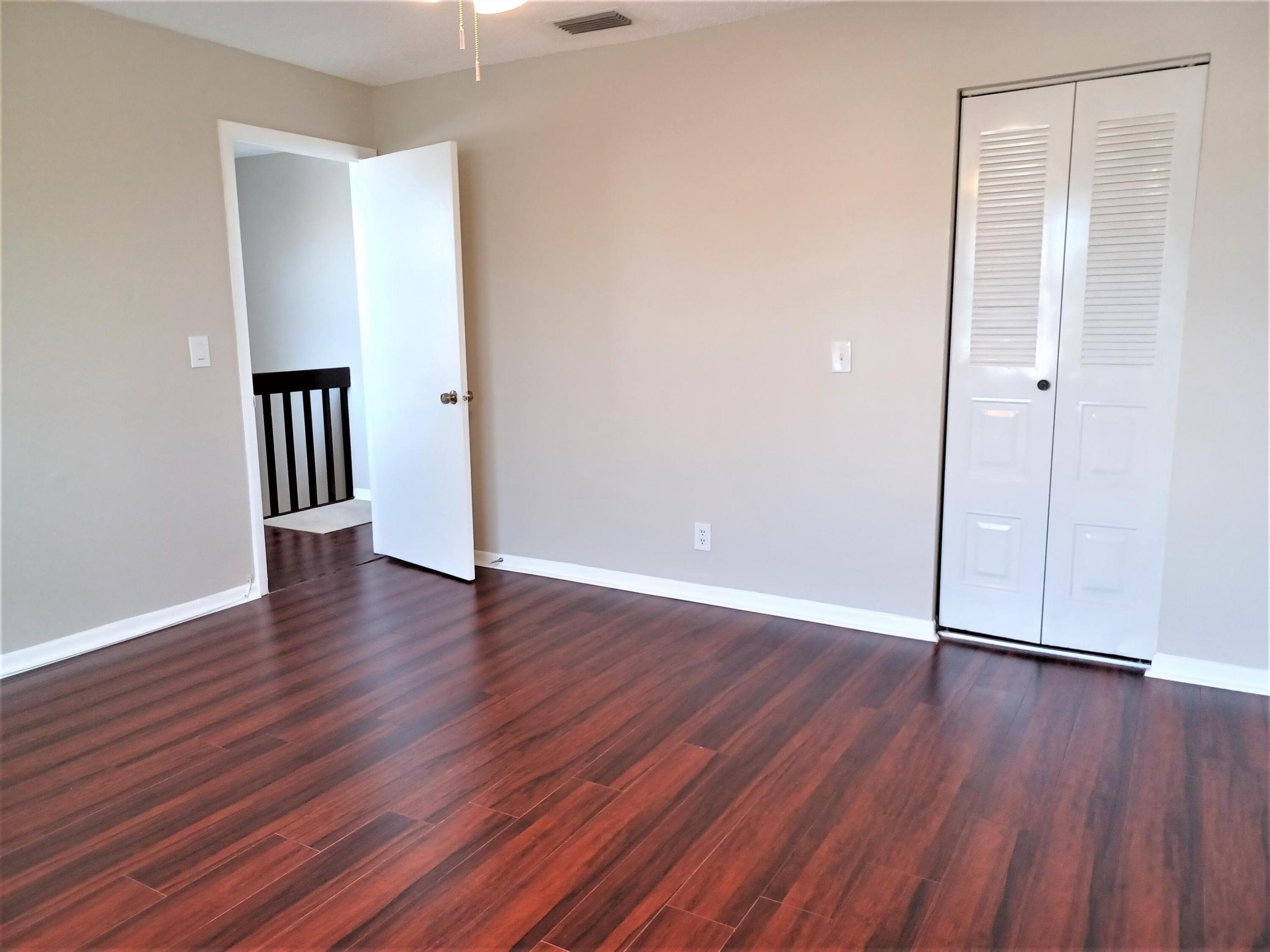 5245 Jog Lane