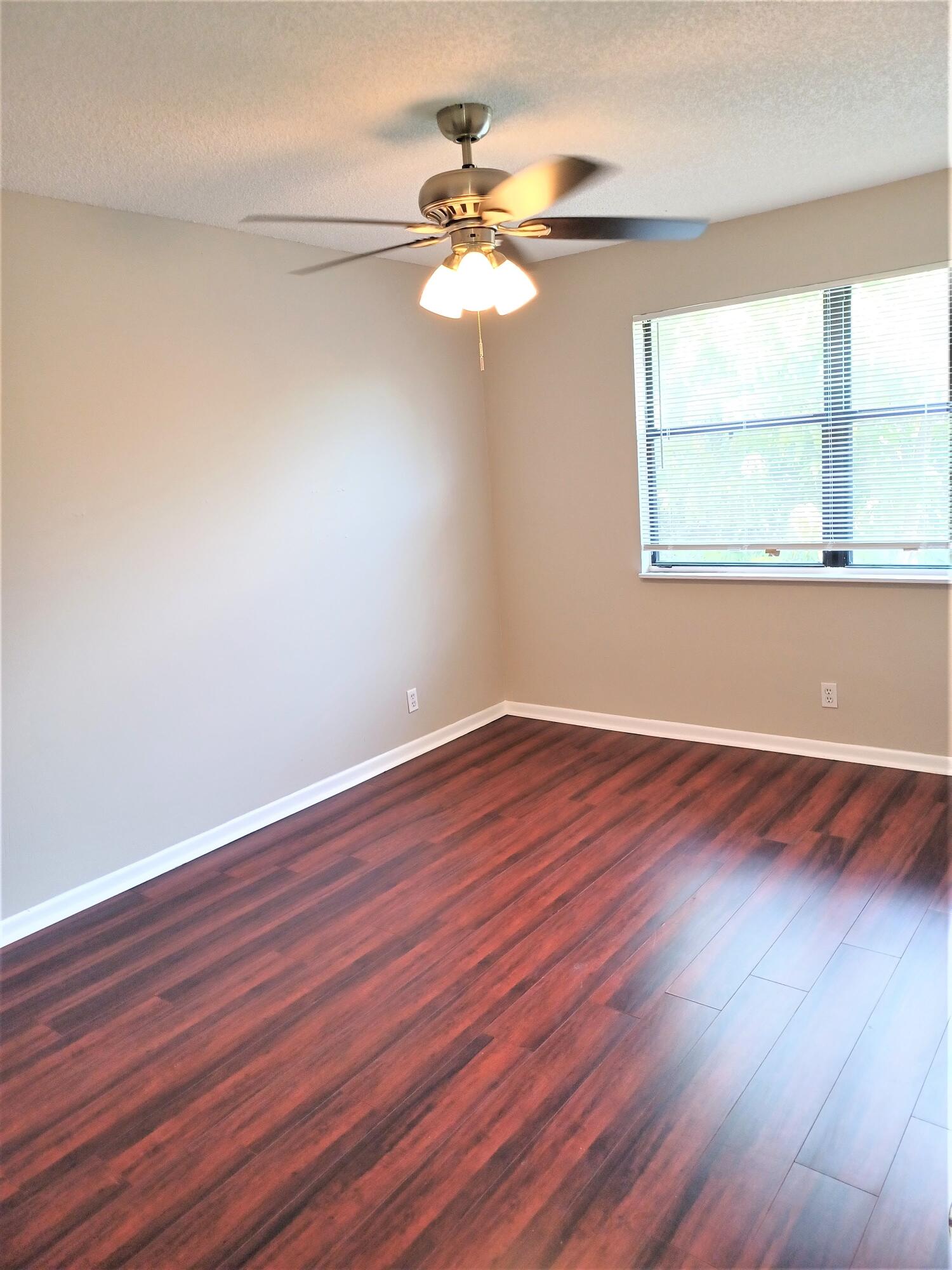 5245 Jog Lane
