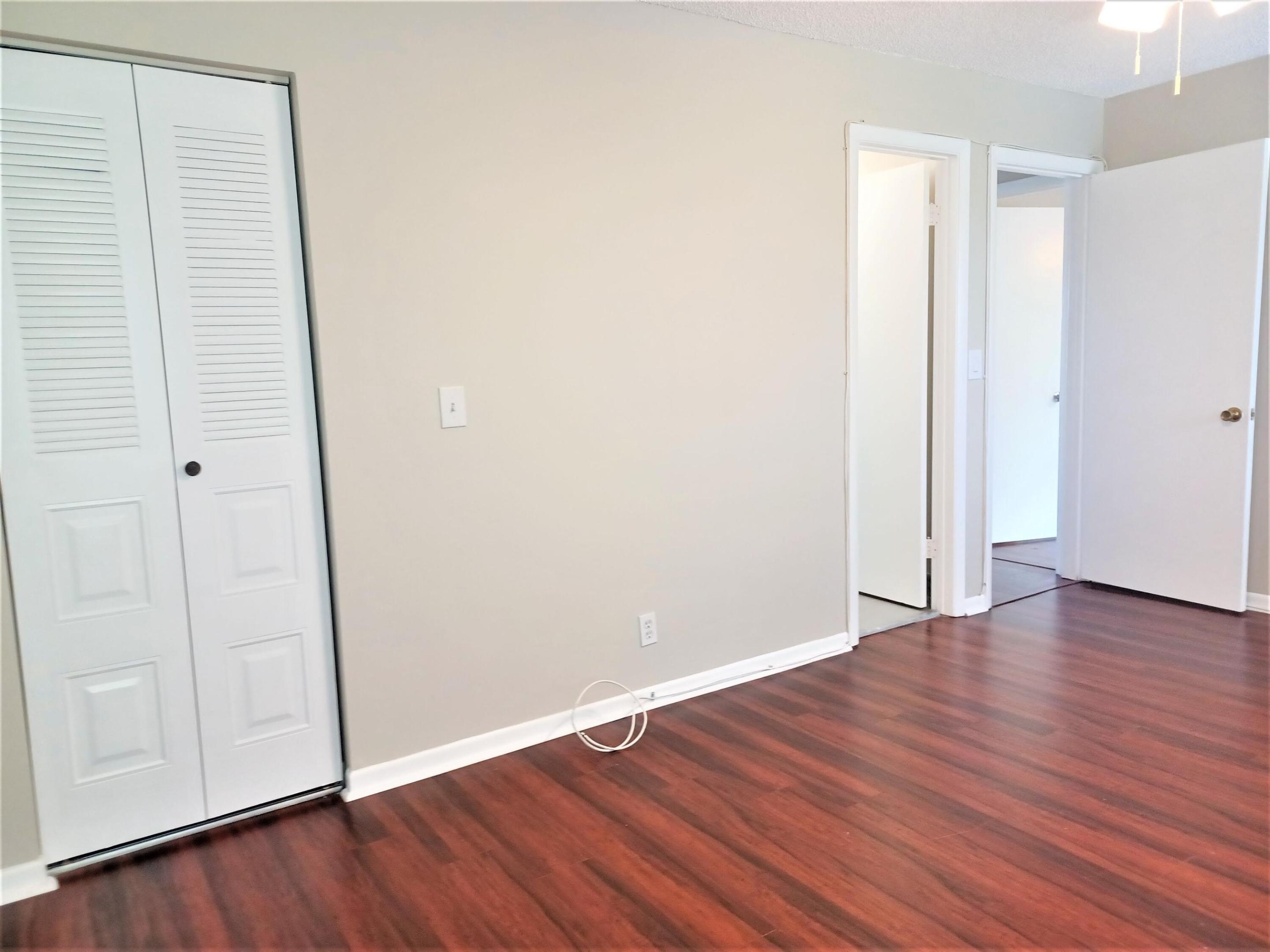 5245 Jog Lane