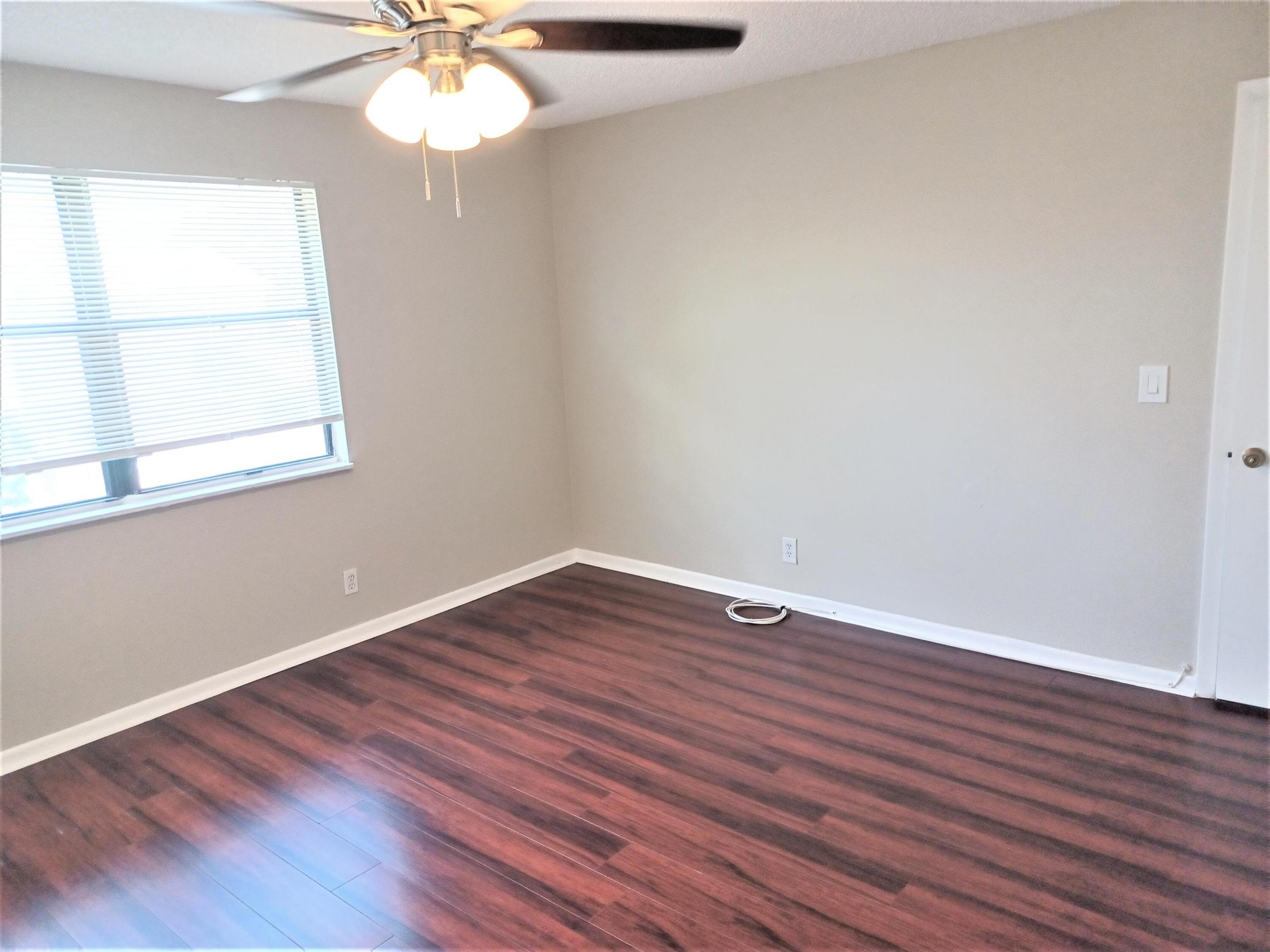 5245 Jog Lane