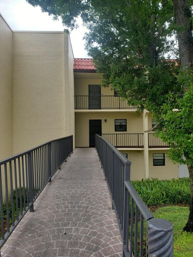 2050 Oleander Boulevard 5-205