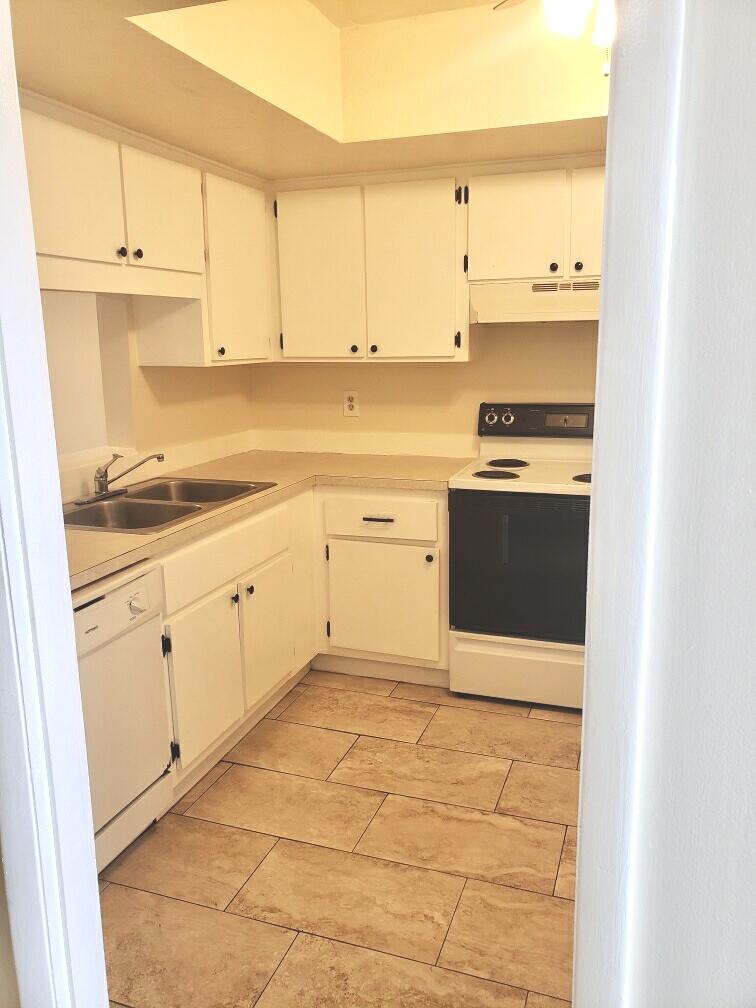 2050 Oleander Boulevard 5-205