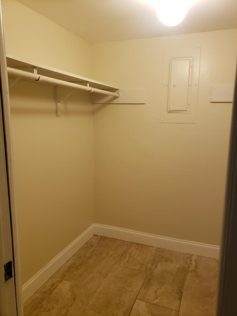 2050 Oleander Boulevard 5-205